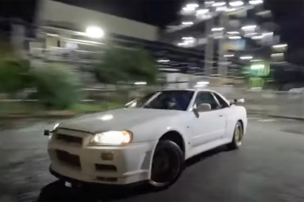 Lewis Hamilton, Ferrari F40, Daikoku PA, JDM culture, Formula 1, supercar burnout, Ferrari Icona Series 8