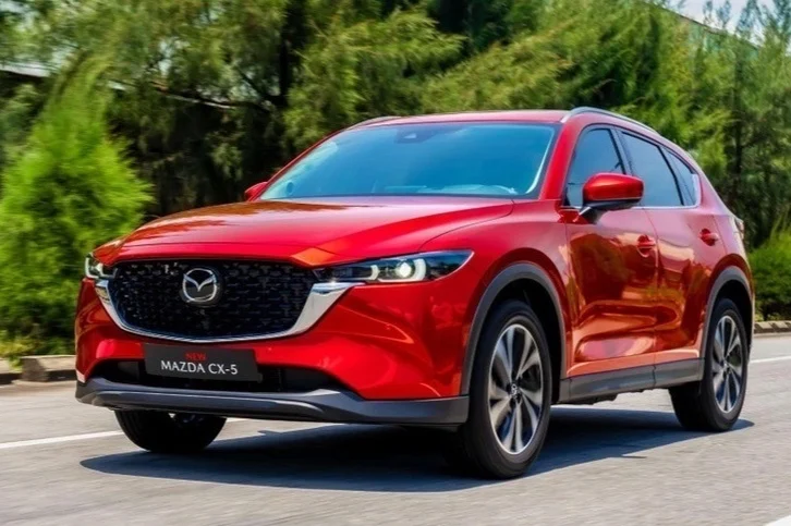 Mazda CX-5 discount, Ford Territory price, C-segment SUV Vietnam, compact SUV price war, affordable SUVs, Vietnam automotive market 3