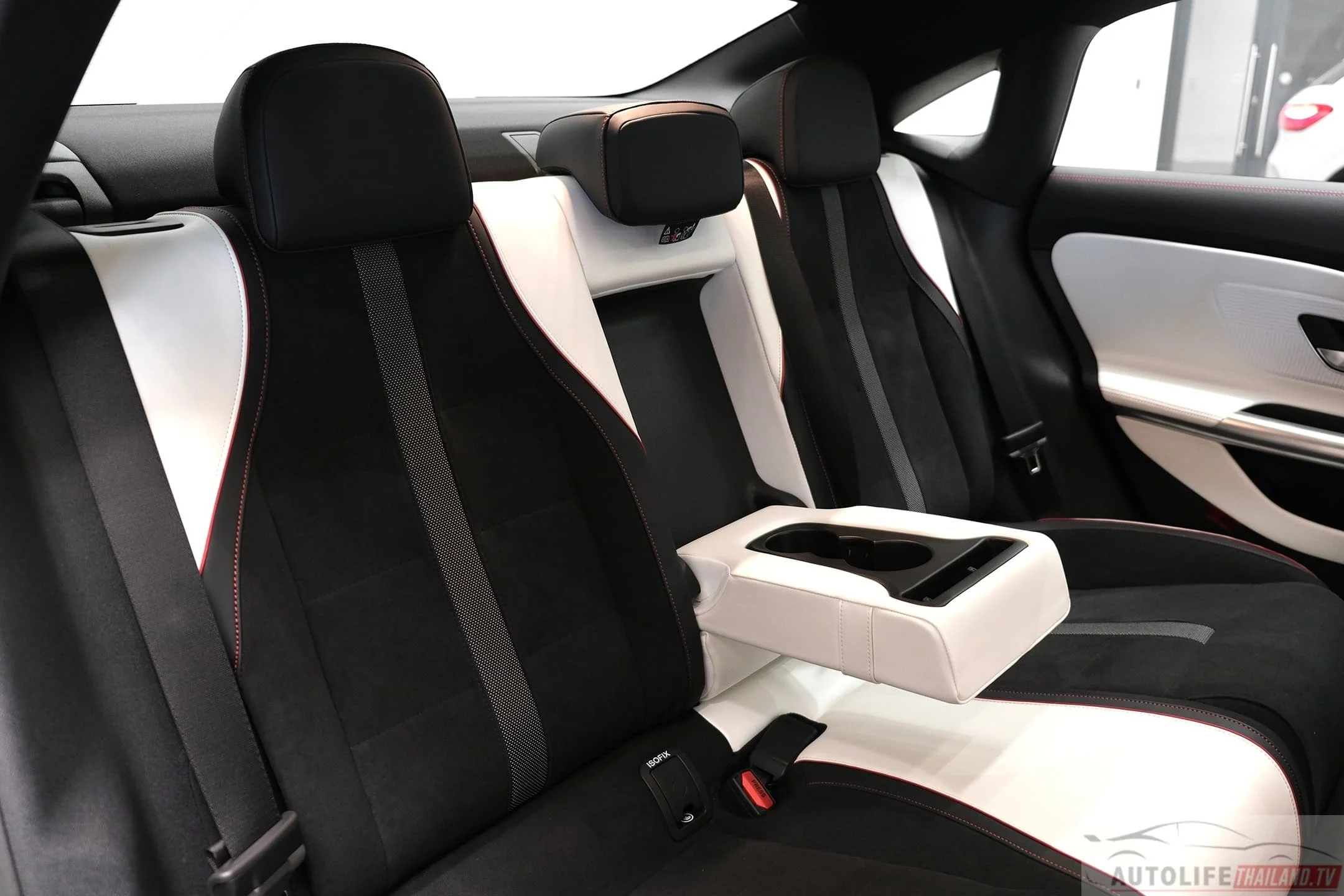 Mercedes-Benz CLA 250+ EQ, electric Mercedes coupe, Thailand EV market, 2024 Mercedes electric car, CLA 250+ price, WLTP range, MBUX Superscreen 13