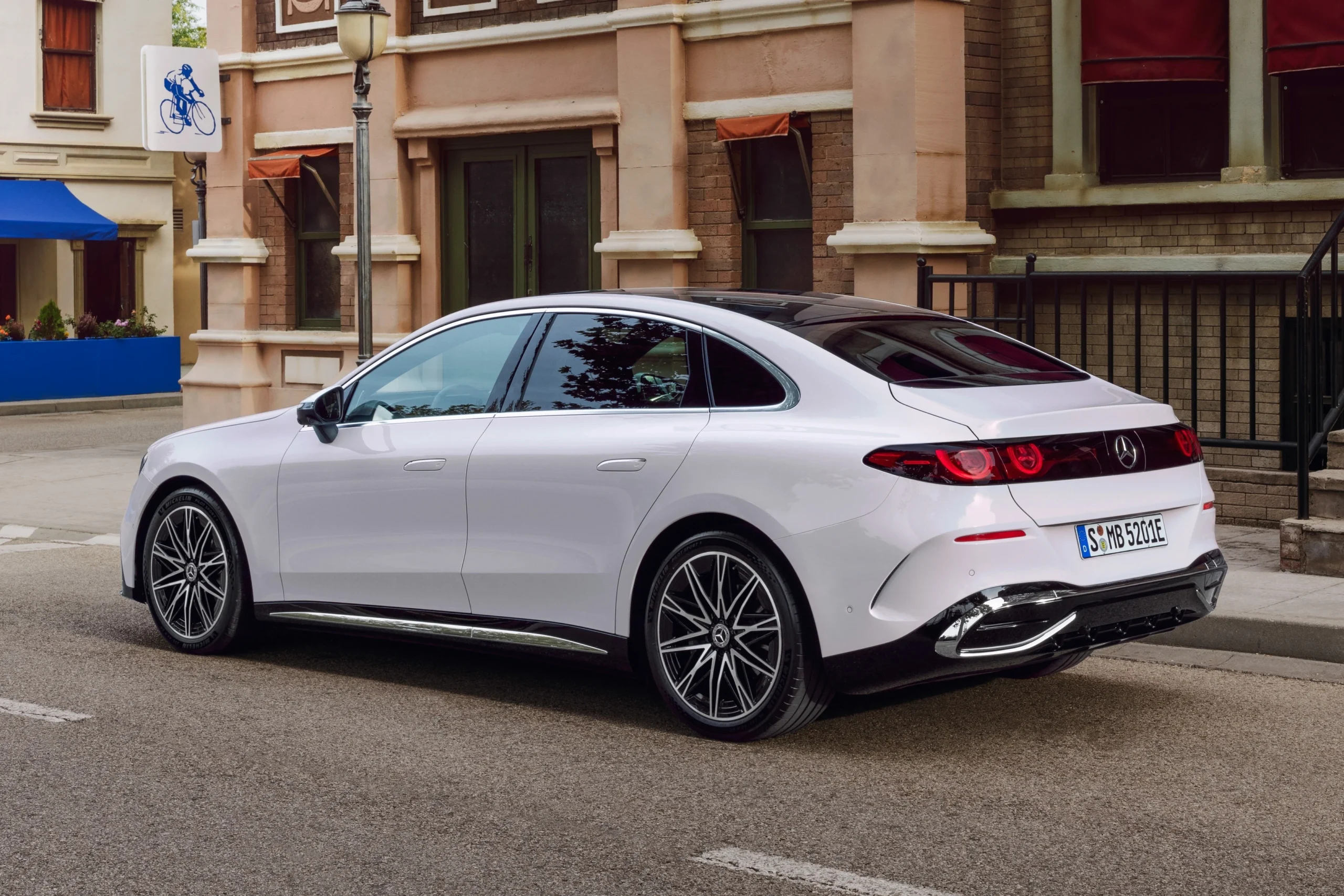 Mercedes-Benz C-Class Electric, Electric Luxury Sedan, MBUX Hyperscreen, C 400 4MATIC Electric, Mercedes EV, luxury electric cars 2027 4