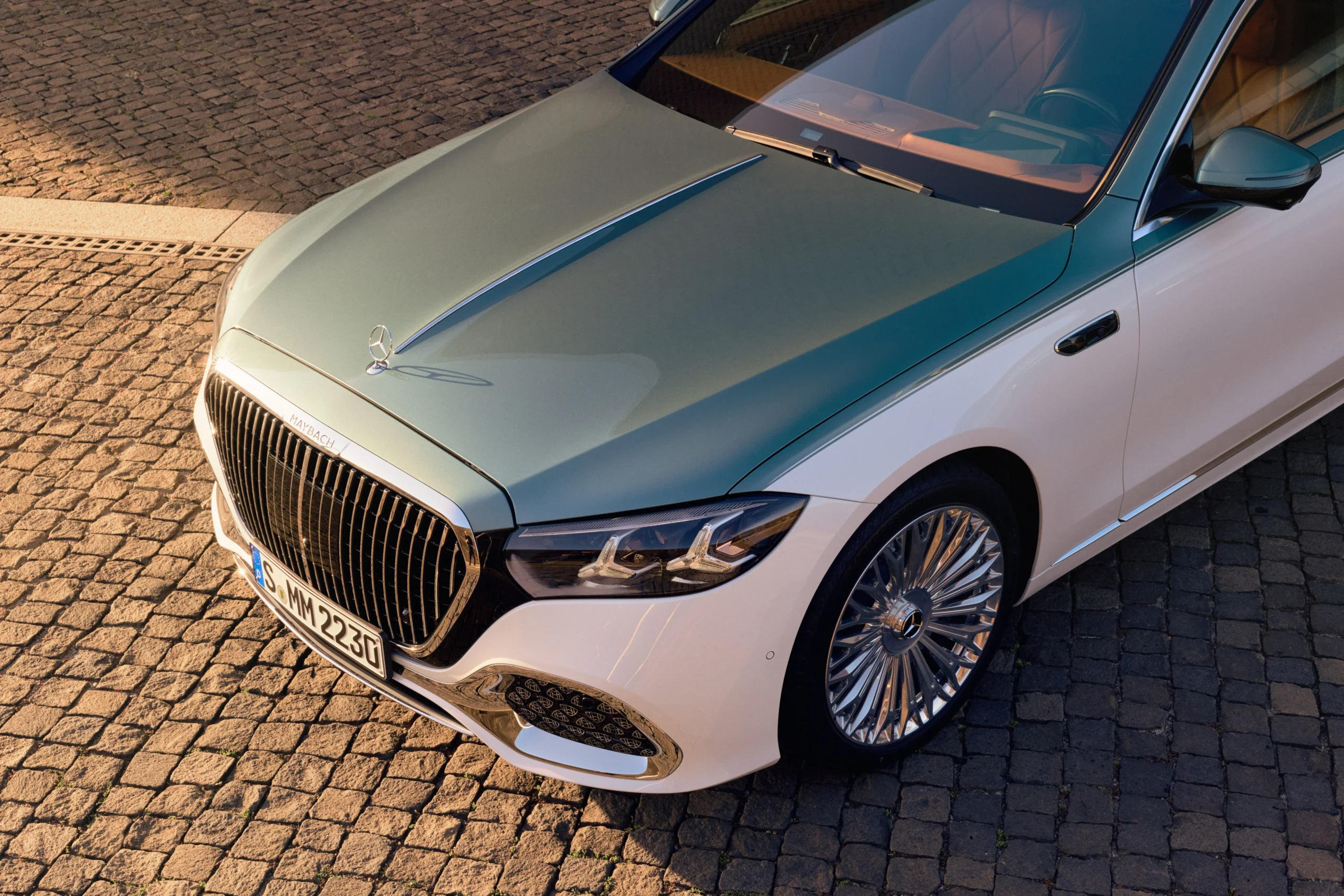 Mercedes-Maybach S-Class, 2026 facelift, luxury sedan, Maybach custom options, MBUX Superscreen, hybrid luxury car, V12 Maybach, premium automotive 8