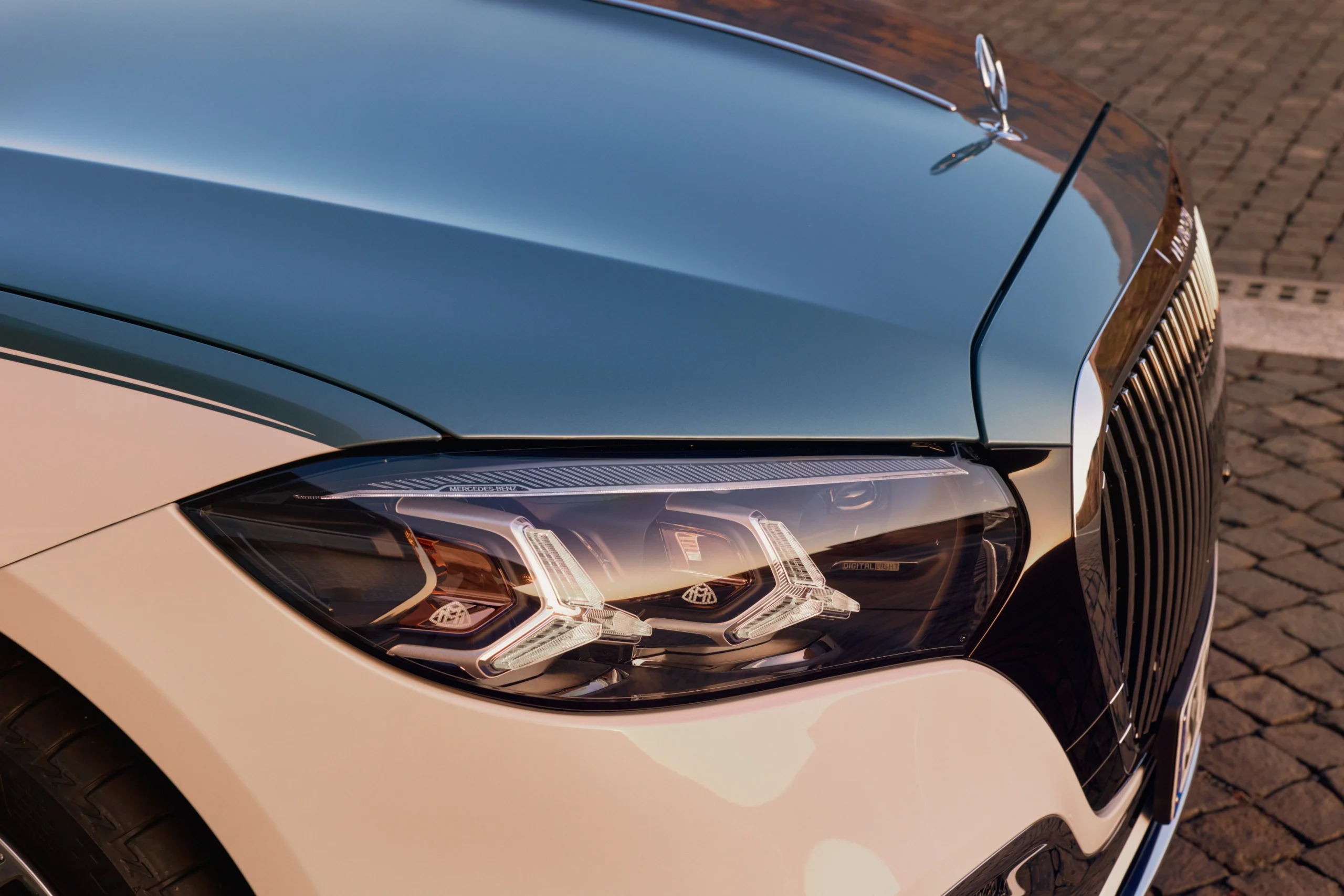 Mercedes-Maybach S-Class 2026, luxury sedan, Maybach facelift, S-Class hybrid, ultra luxury car, Mercedes-Benz 2026 release, premium automotive 6