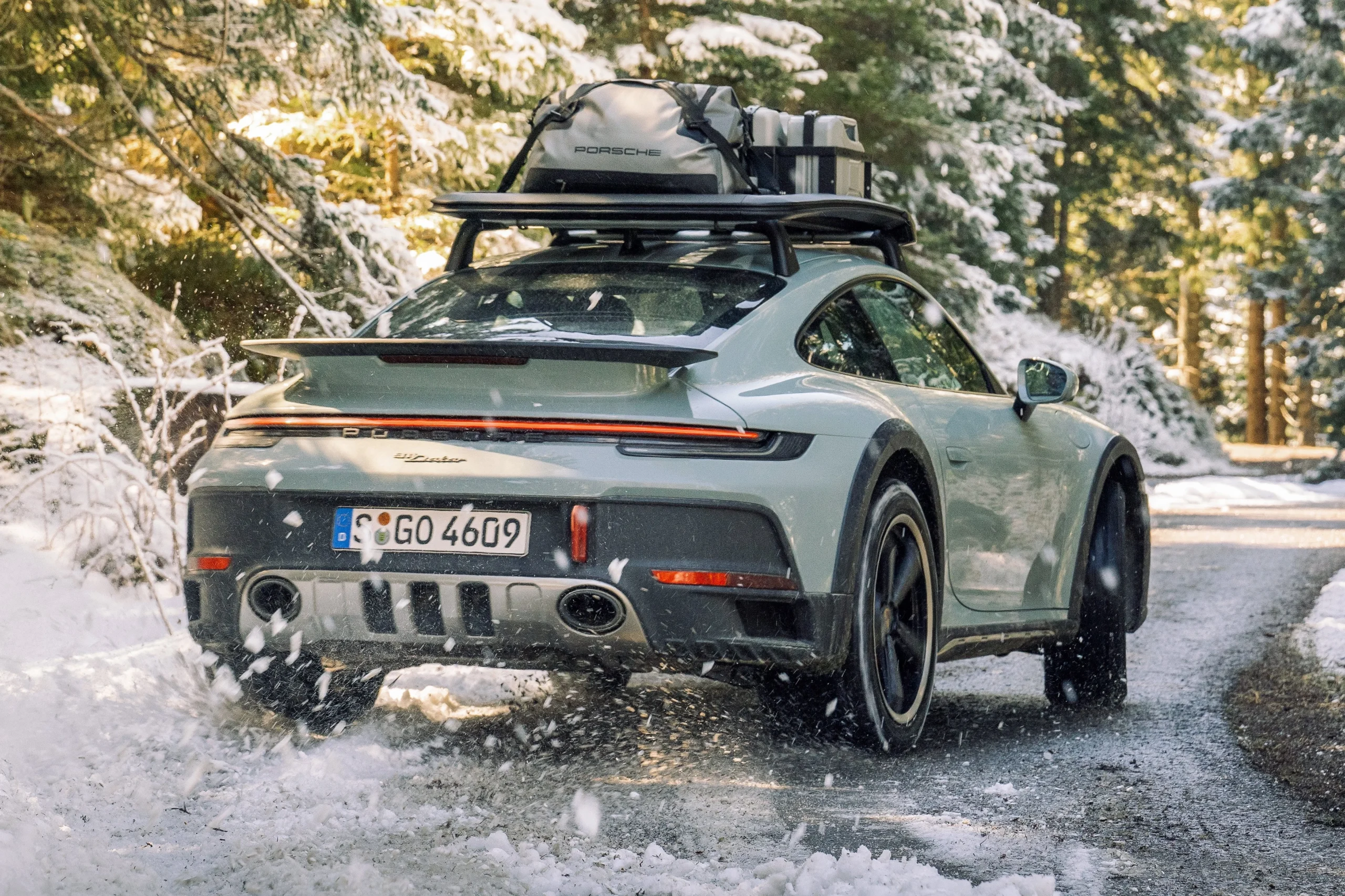 Porsche 911 Dakar, 911 Dakar facelift, Porsche off‑road, T‑Hybrid, 911 Carrera GTS, Porsche 992.2, off‑road sports car 8