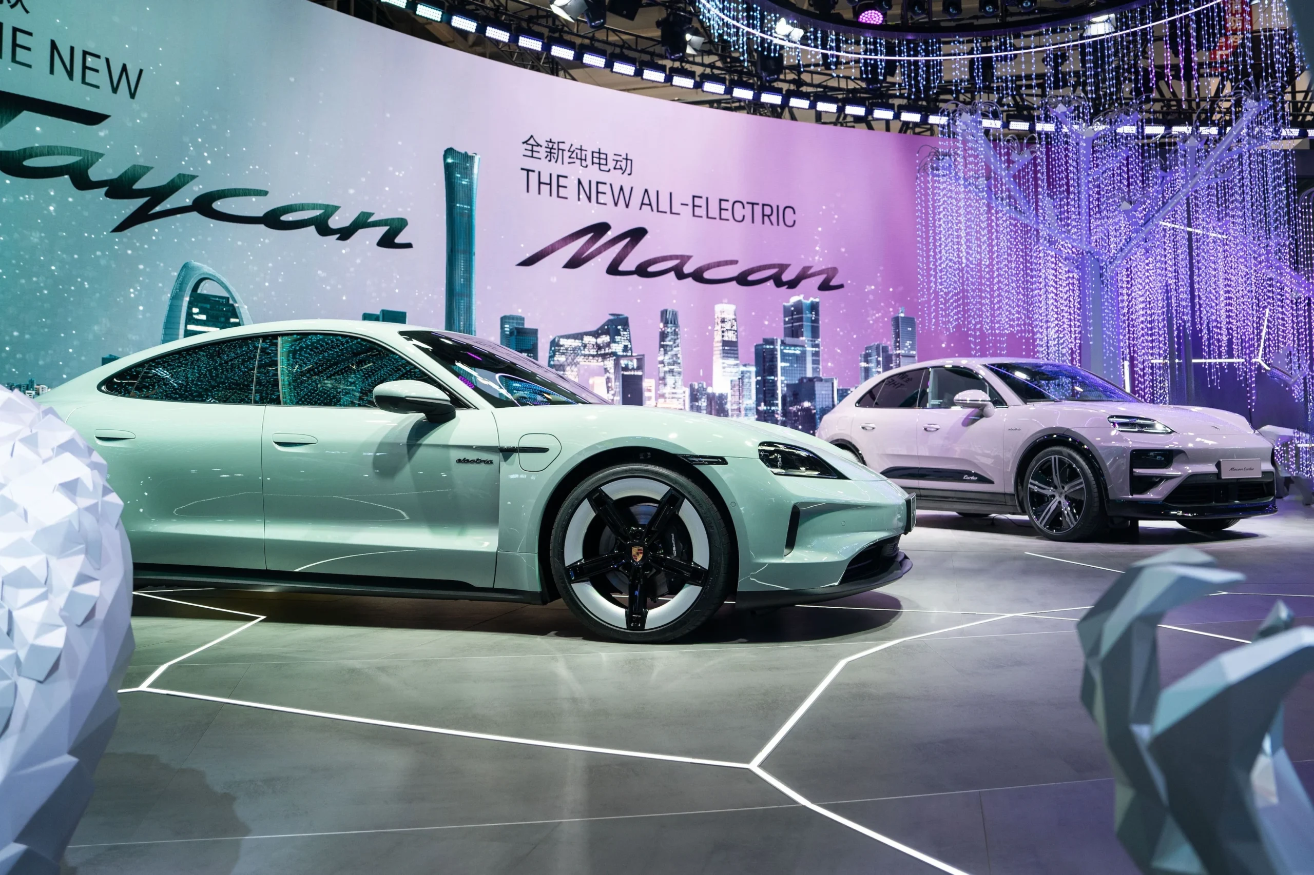 Porsche sales decline, Porsche Q1 2026, Porsche Macan EV, luxury car market trends, Porsche 911 sales, automotive industry news 4