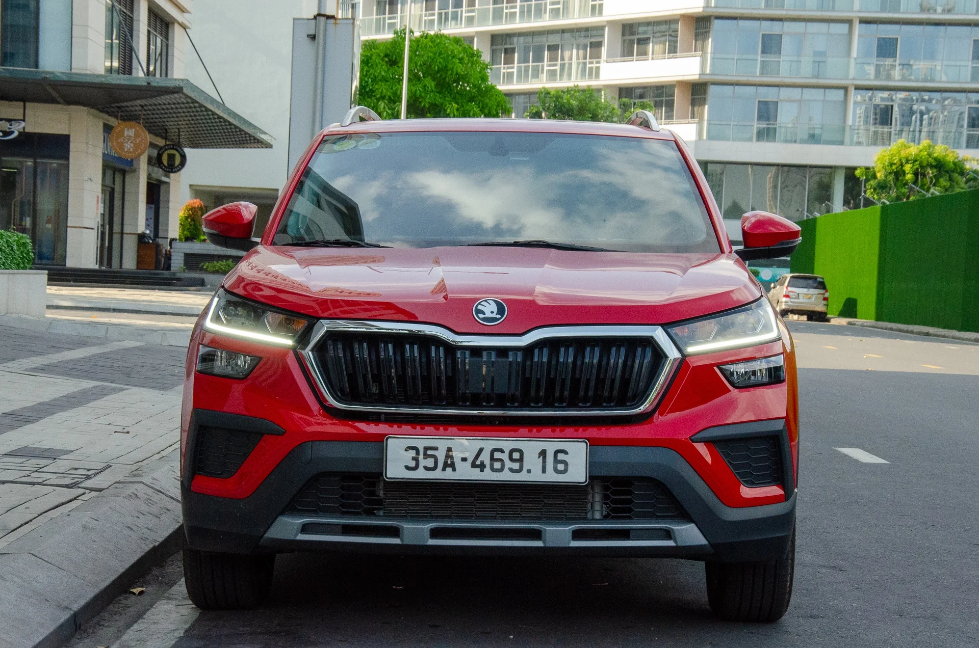 Vietnam driving laws, city driving Vietnam, traffic fines Vietnam, AI traffic cameras, Vietnam road safety, expat driving Vietnam 4