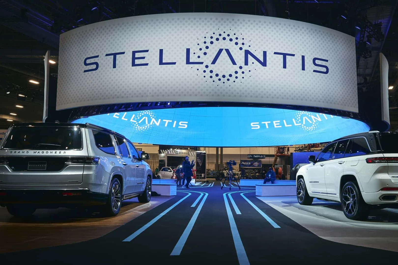 Stellantis, global car shipments, automotive industry recovery, Antonio Filosa, Q1 2026 automotive results, car market trends 3