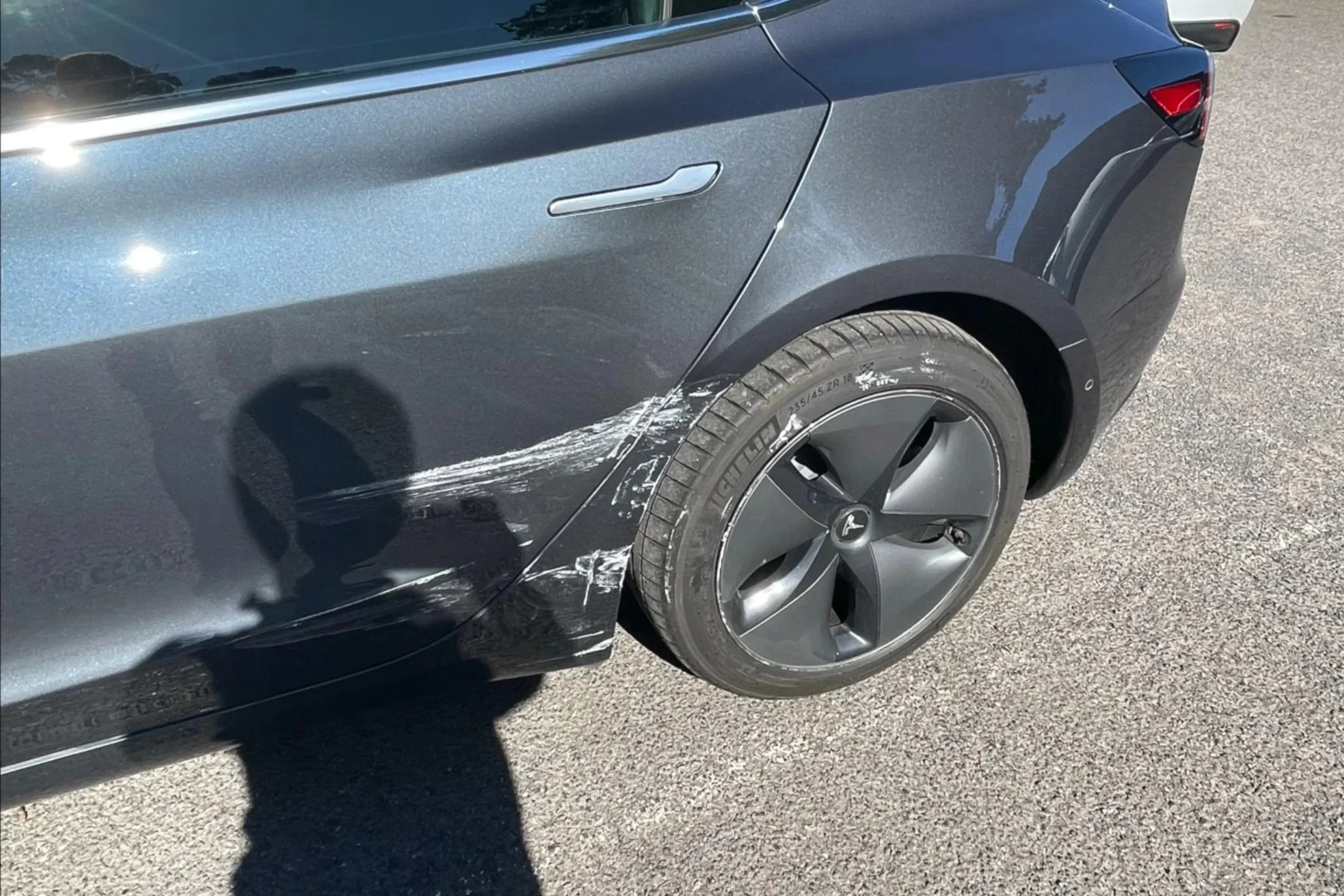 Tesla Smart Summon, NHTSA investigation, Tesla FSD safety, Tesla software update, EV safety regulations, Tesla remote control 4