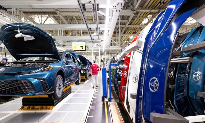 Toyota EV investment, electric vehicle factory Kentucky, Indiana SUV production, US auto industry, Toyota hybrid expansion, automotive manufacturing USA 2