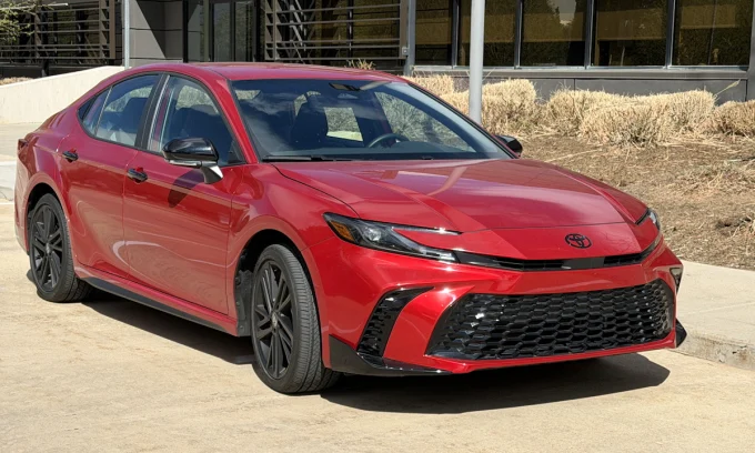 sedan comeback, car market trends 2025, SUV vs sedan, affordable cars, automotive industry news, Toyota Camry sales, Ford sedan return 2