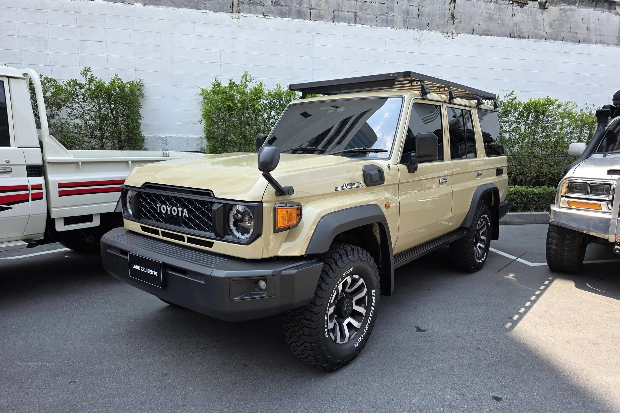 Toyota Land Cruiser, Land Cruiser FJ, Legendary concept, off-road SUV, 70 series, Thailand concept car, retro SUV, 2026 automotive news 3