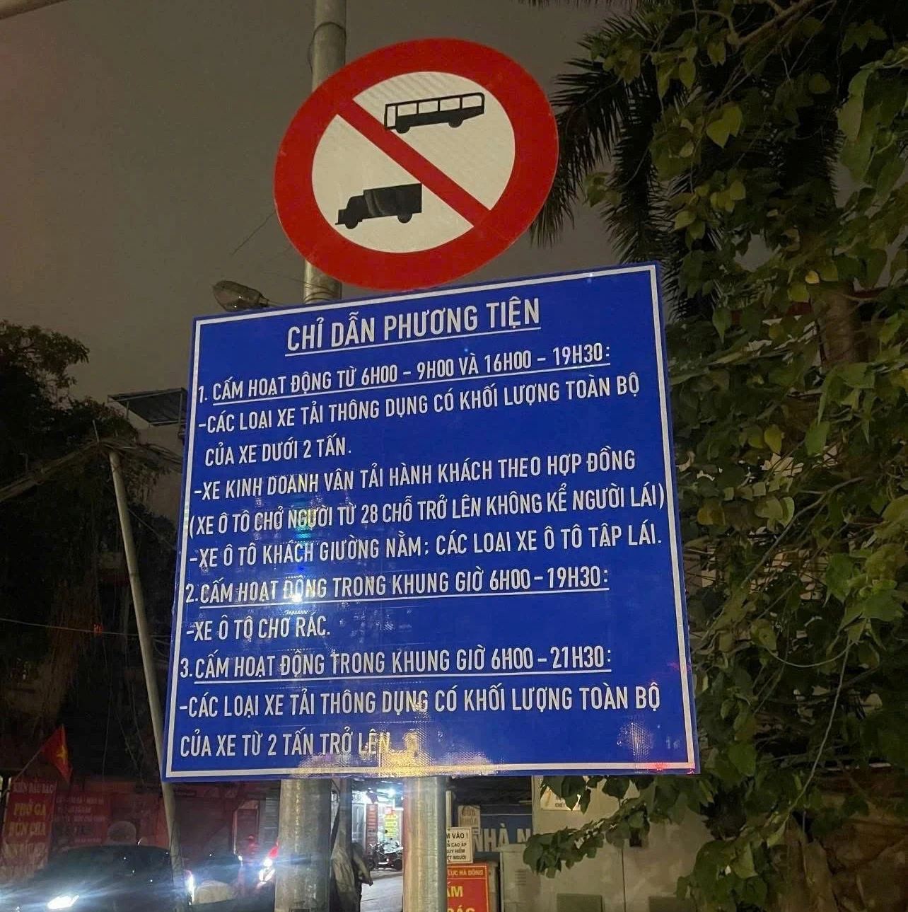 pickup truck regulations Vietnam, Hanoi pickup restrictions, Ho Chi Minh City pickup rules, Vietnam truck traffic limits, pickup classification Vietnam, road signs for pickups Vietnam, transport ministry decree 53 5