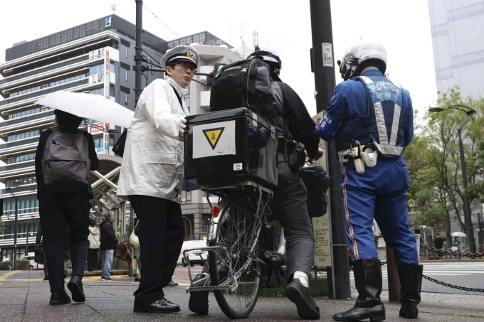 Japan bicycle laws, cycling fines Japan, road safety Japan, blue ticket system, bicycle traffic violations, cycling in Japan 2