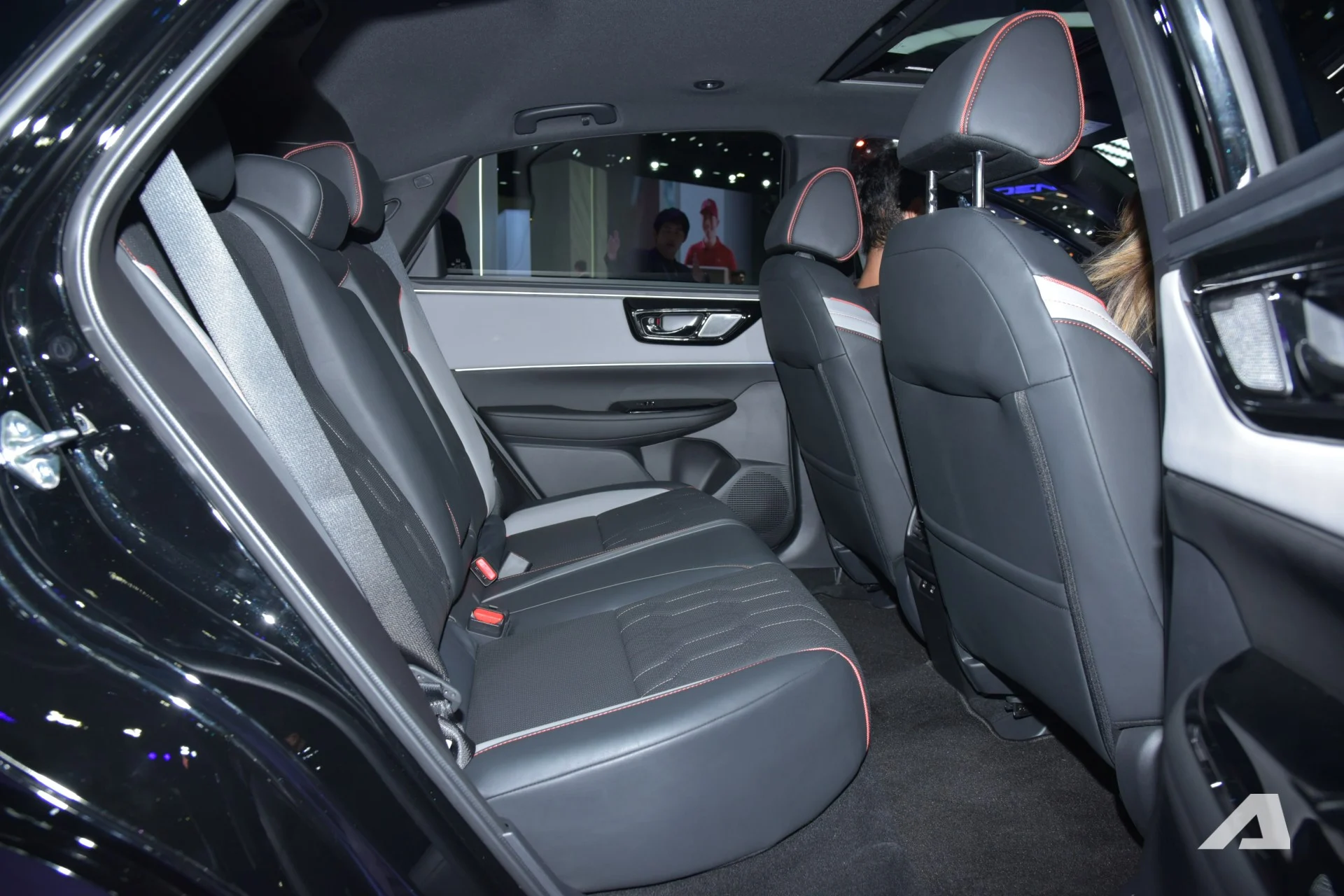 Honda e:N2, electric SUV, Honda electric vehicle, 530 km range, Bangkok International Motor Show, CR-V competitor, EV price, Peugeot 408 styling 16