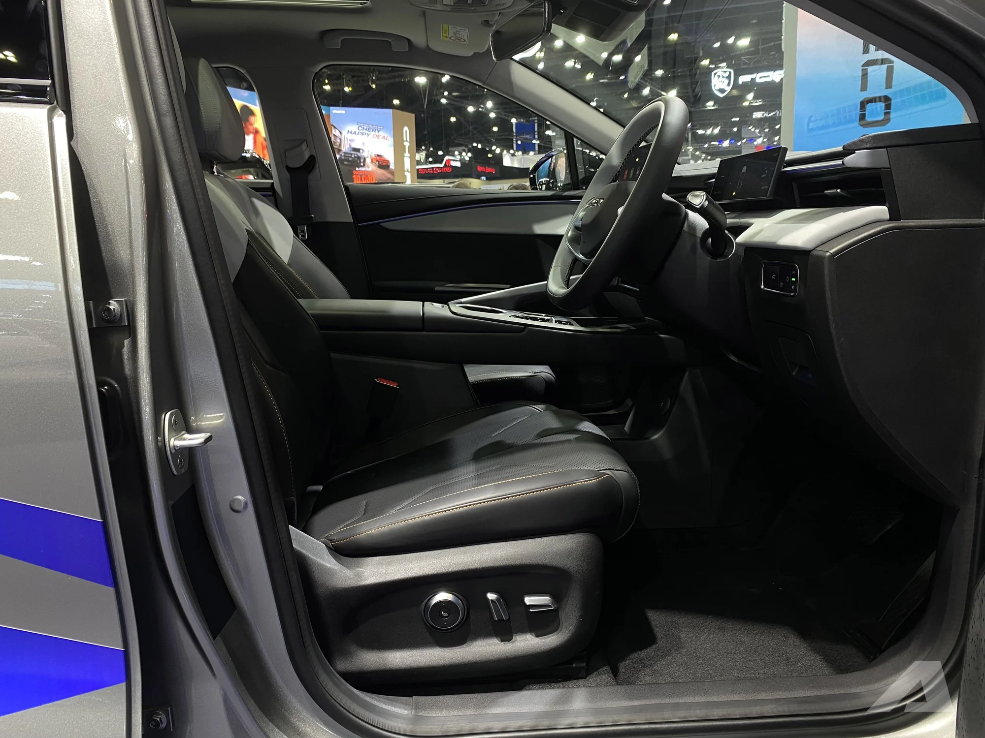 Omoda C5 EV, 2026 electric SUV, electric car Thailand, fast charge electric vehicle, 24‑inch screen SUV, electric SUV price, 500 km range EV 18