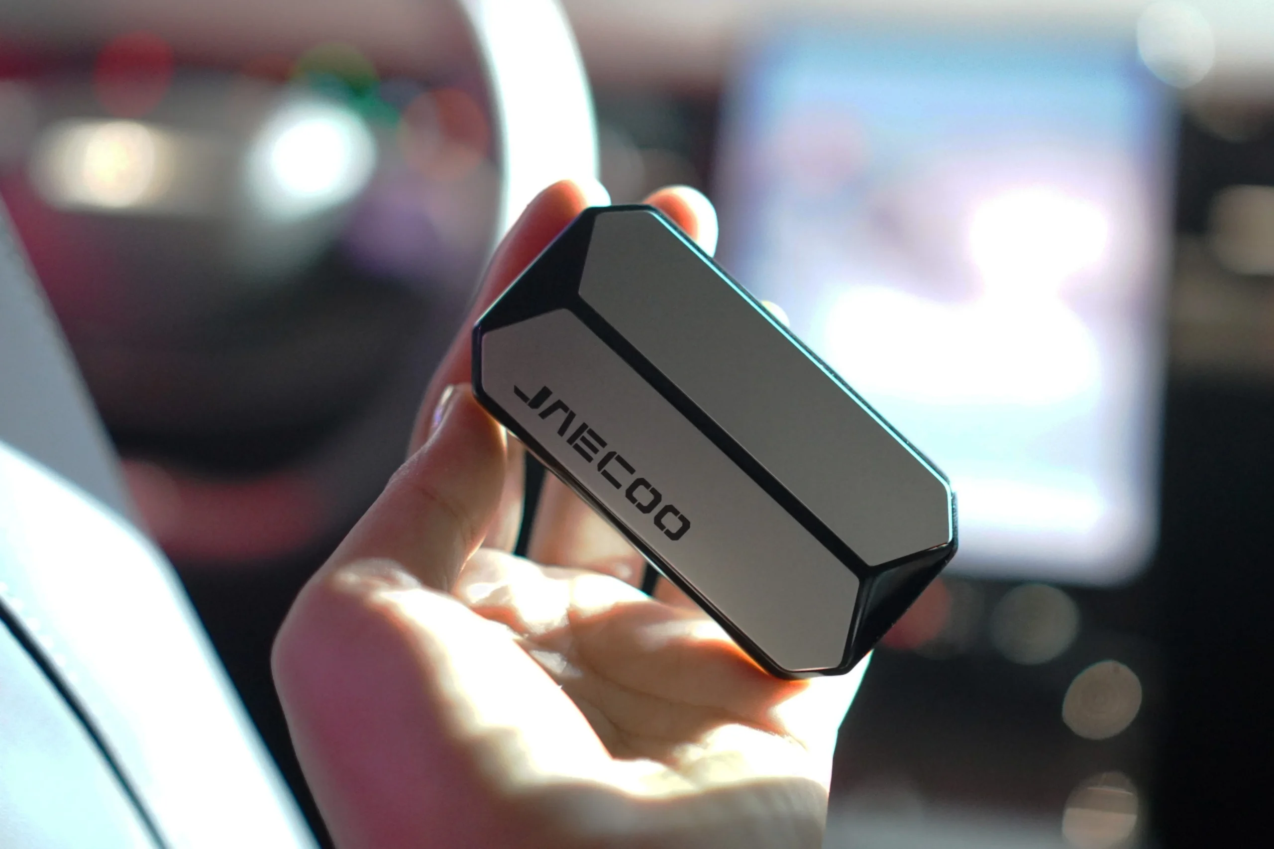 off-road SUVs Vietnam, Jaecoo J5, Toyota Land Cruiser FJ, Ford Bronco Vietnam, 4x4 vehicles, Vietnam automotive market 4