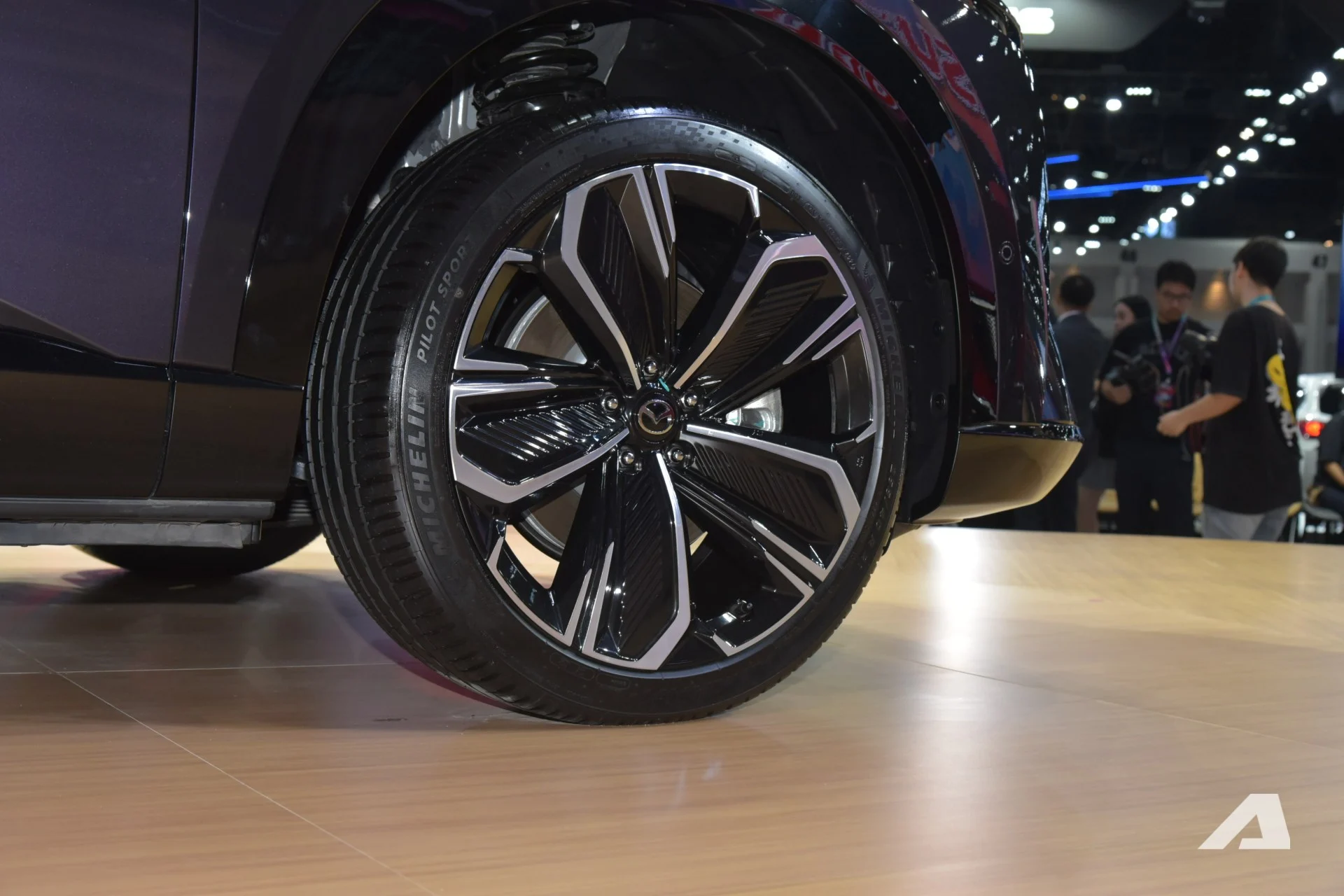 Mazda CX-6e, electric SUV, BEV, 600 km range, 5K display, AR HUD, BIMS 2026, Mazda SUV 8