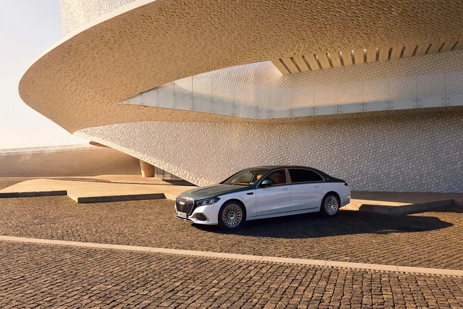 Mercedes-Maybach S-Class, 2026 luxury sedan, AI car technology, hybrid powertrain, premium automotive, electric hybrid sedan, customizable luxury, high-end vehicle 7