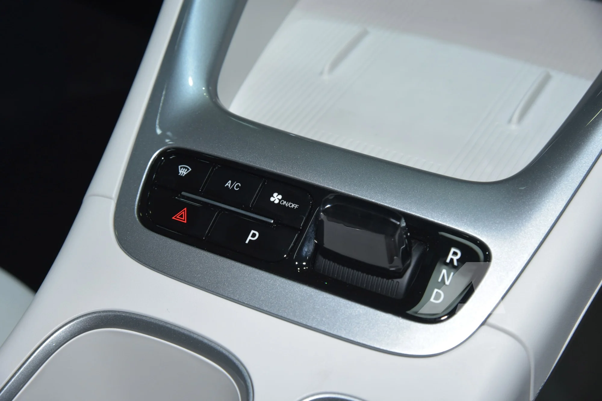 Geely EX2, electric SUV, 2026 electric car, ADAS, 14.6 inch screen, urban EV, 400 km range, affordable EV 16