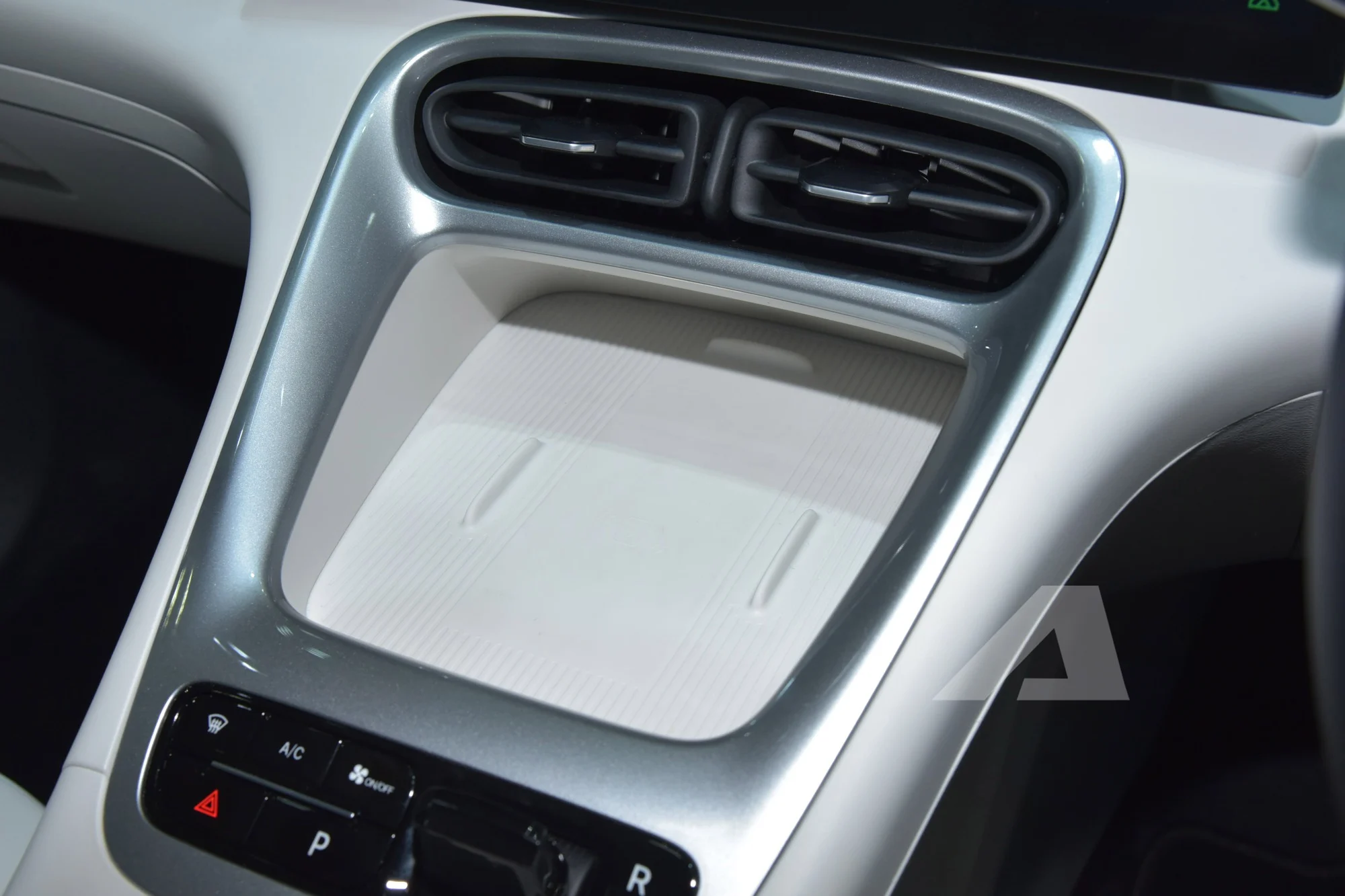 Geely EX2, electric SUV, 2026 electric car, ADAS, 14.6 inch screen, urban EV, 400 km range, affordable EV 17