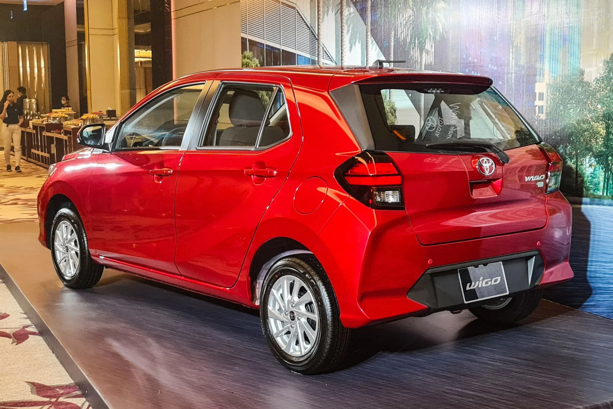 Toyota Wigo Vietnam, budget city cars, A-segment hatchback, Toyota Vietnam supply chain, Hyundai Grand i10 vs Toyota Wigo, automotive sales Vietnam 3