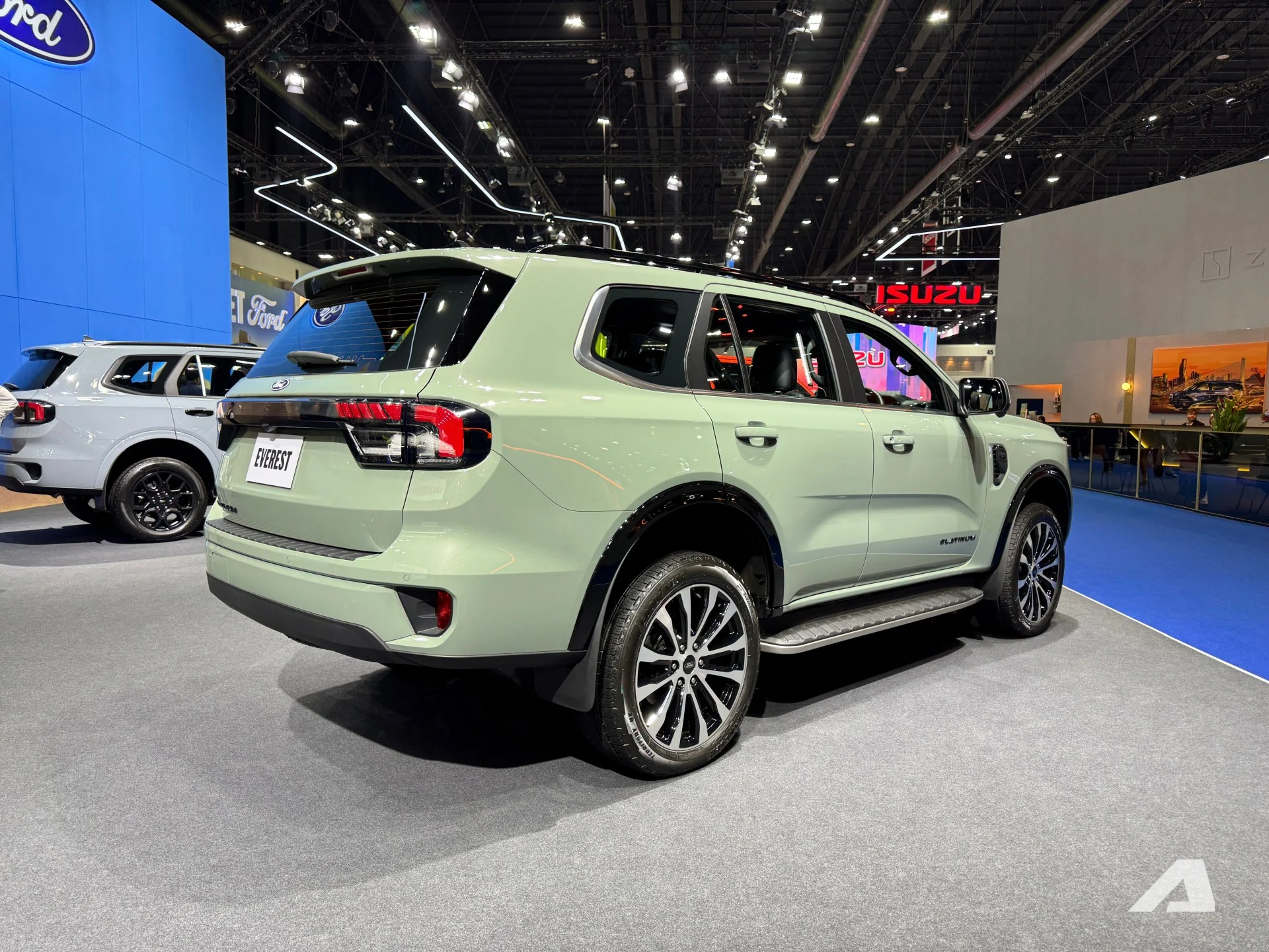 Ford Everest Platinum, 2026 SUV, turbo diesel engine, Bangkok Motor Show, off‑road SUV, price Vietnam, premium SUV 4