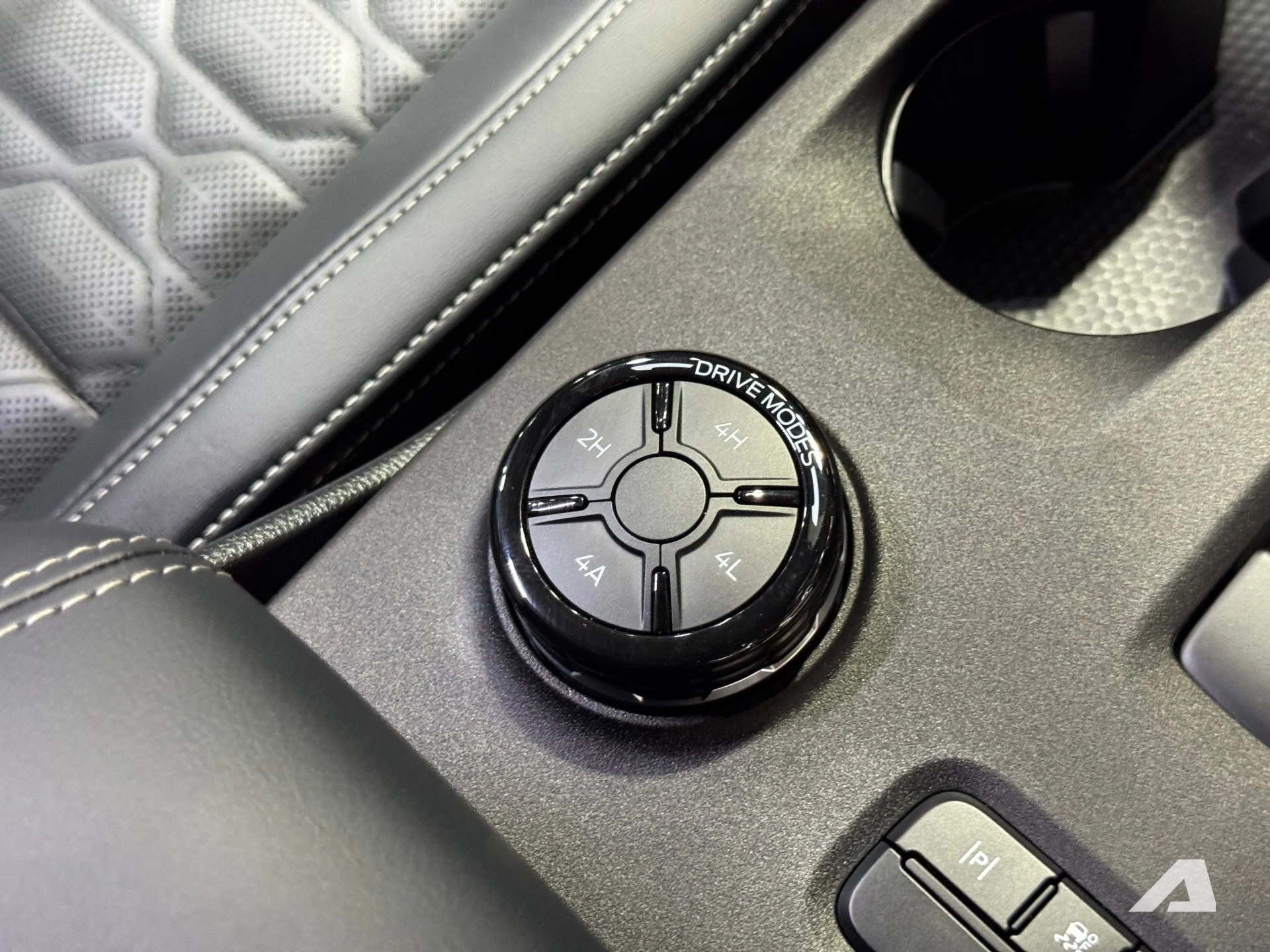 Ford Everest Platinum, 2026 SUV, turbo diesel engine, Bangkok Motor Show, off‑road SUV, price Vietnam, premium SUV 15