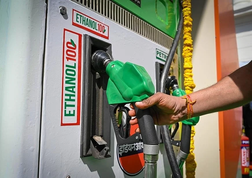 E10 fuel, fuel tank shaking, biofuel phase separation, E10 compatibility, flex-fuel vehicles, ethanol gasoline, fuel storage tips 3