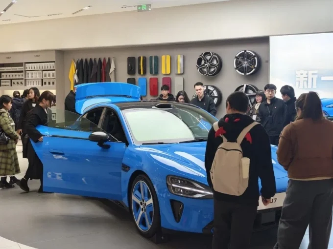 Chinese electric vehicles, auto industry competition, EV battery technology, automotive software, Western car manufacturers, global car market, electric vehicle innovation 2