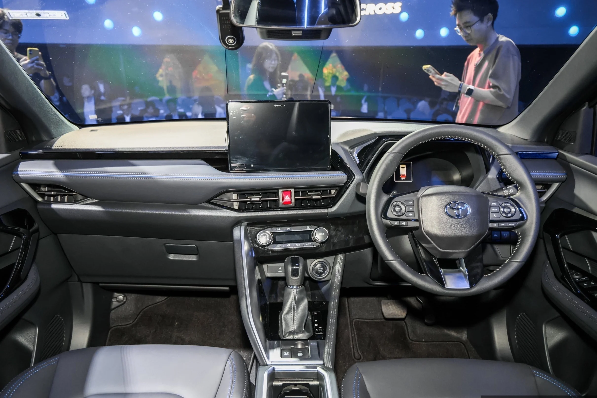 Toyota Yaris Cross, Malaysia SUV, B-SUV, hybrid SUV, Perodua Traz competitor, 1.5L engine, CVT transmission, fuel efficiency 3