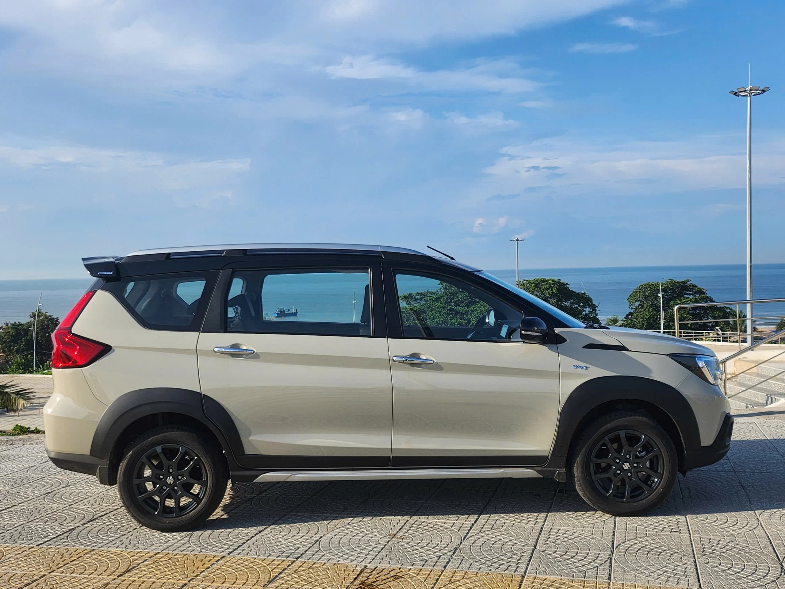 Hybrid cars Vietnam, Toyota Yaris Cross HEV, BYD Sealion 6, Suzuki XL7 Hybrid, car discounts Vietnam, fuel-efficient SUVs, PHEV deals Vietnam 3