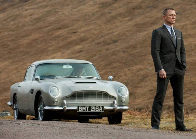 Aston Martin, Geely, UK automotive industry, luxury cars, Lawrence Stroll, automotive takeover, Chinese car brands 3