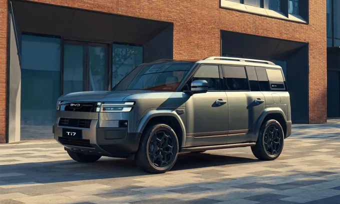 BYD Ti7, plug-in hybrid SUV, 7-seat SUV, Land Rover Defender competitor, electric SUV, BYD SUV, hybrid off-road vehicle, automotive news 2