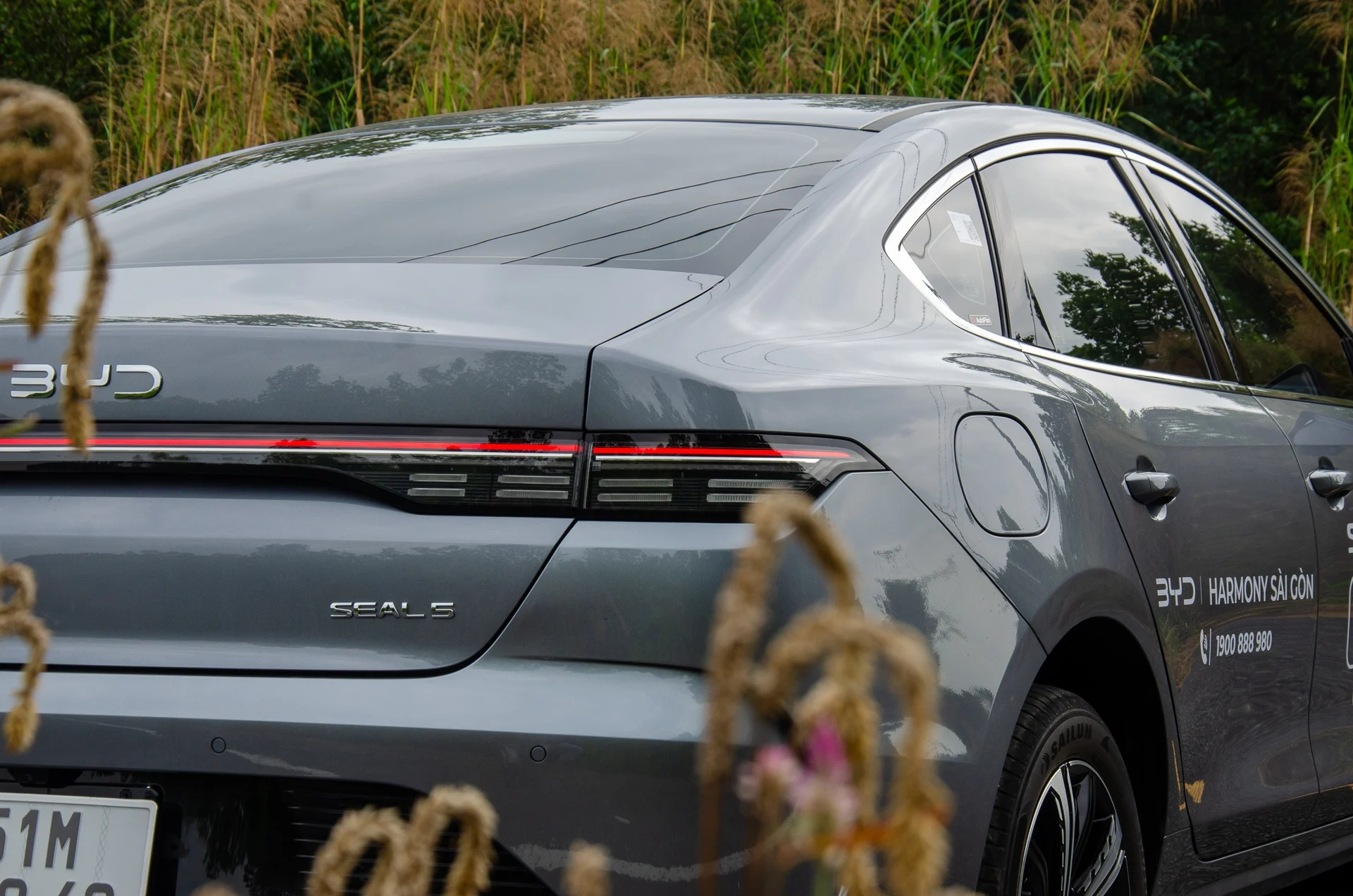 Chinese cars Vietnam, BYD Vietnam promotions, Geely Vietnam discounts, Omoda Jaecoo Vietnam, electric vehicles Vietnam, hybrid cars Vietnam, automotive deals 4