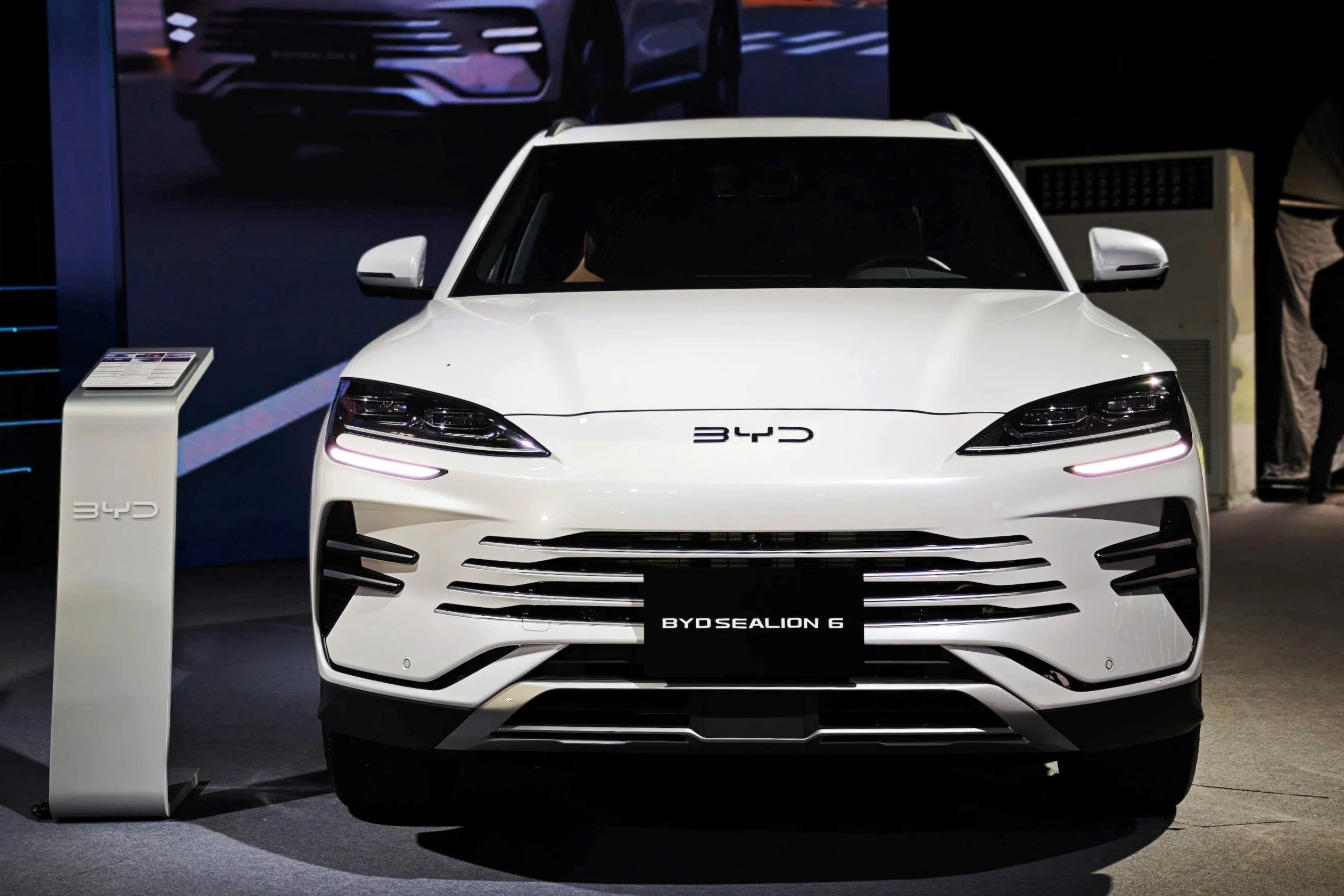 Chinese car discounts, Vietnam auto market, BYD incentives, Omoda Jaecoo warranty, Geely promotions, Haval Jolion discount, mid-year car sales, electric SUVs Vietnam 3