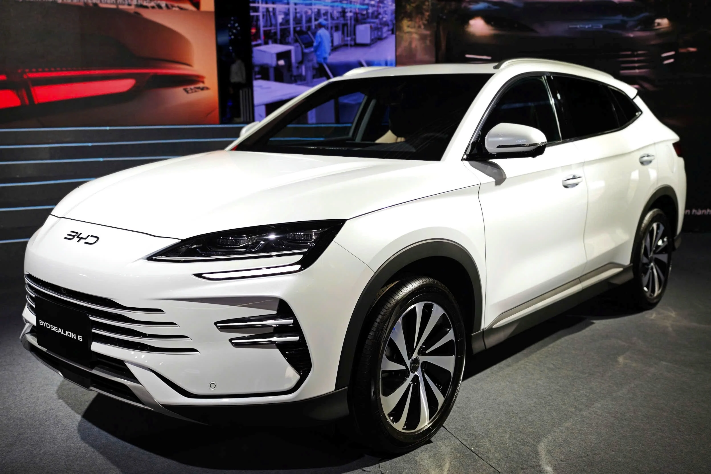 Chinese cars Vietnam, BYD Vietnam promotions, Geely Vietnam discounts, Omoda Jaecoo Vietnam, electric vehicles Vietnam, hybrid cars Vietnam, automotive deals 3