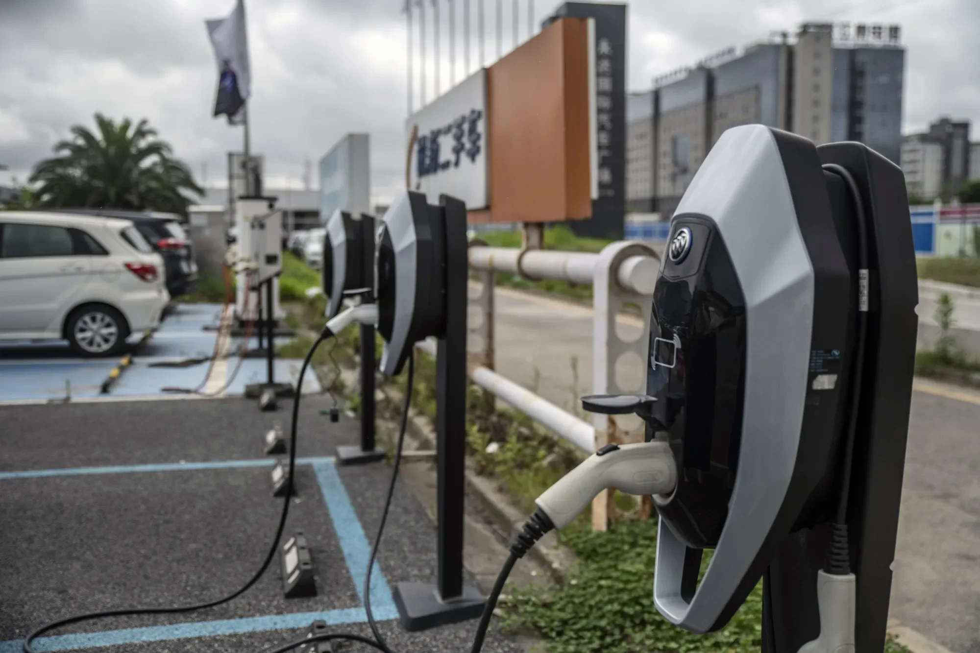 China auto market, Chinese EV exports, BEV and PHEV sales, global electric vehicle trends, BYD sales 2026, Chinese luxury cars 3