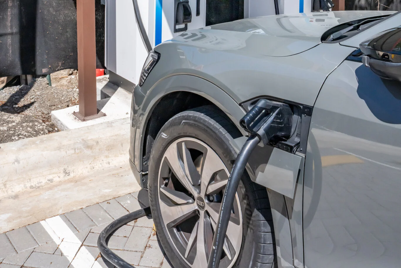 Costa Rica EV market, Chinese electric vehicles, EV infrastructure challenges, BYD Costa Rica, EV adoption risks, electric car charging standards 3
