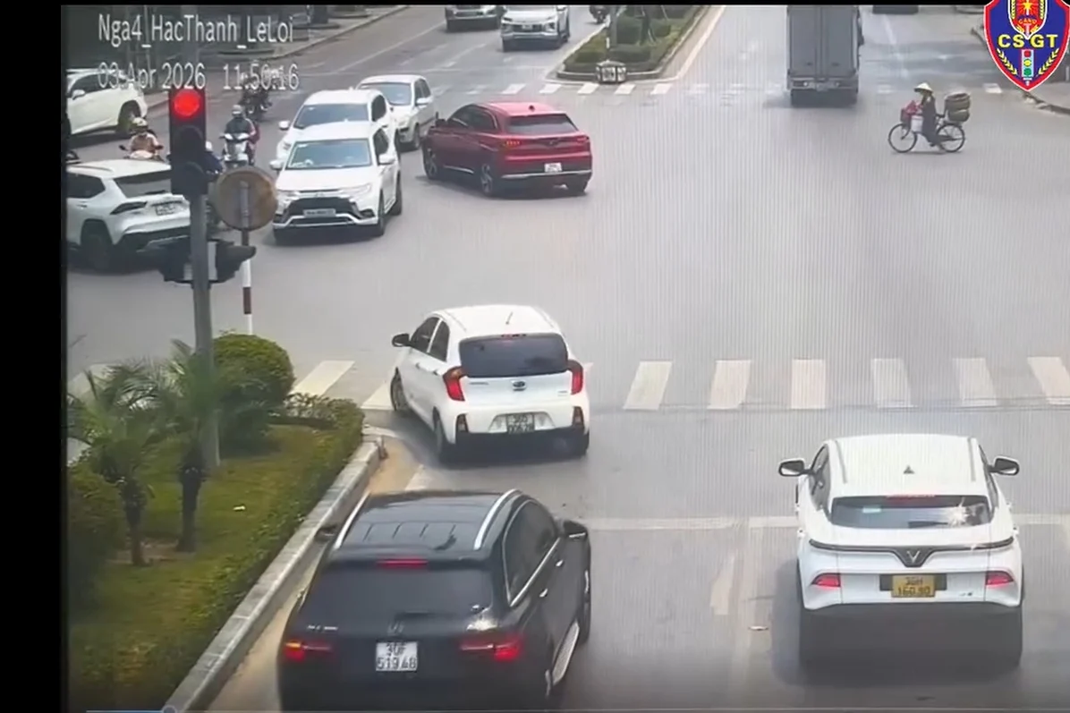 Vietnam traffic laws, traffic fines Vietnam, pedestrian crossing violation, Vietnam Traffic Police, road safety Vietnam, illegal U-turn fine 2