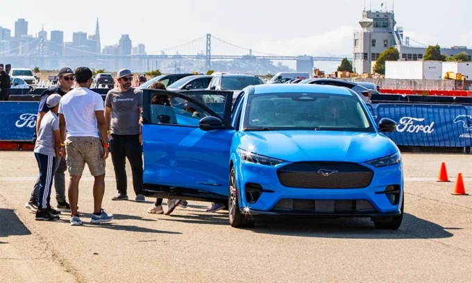 Ford EV sales, Ford employee pricing, Mustang Mach-E deals, F-150 Lightning discount, affordable electric cars, Ford Power Promise, EV market trends 2