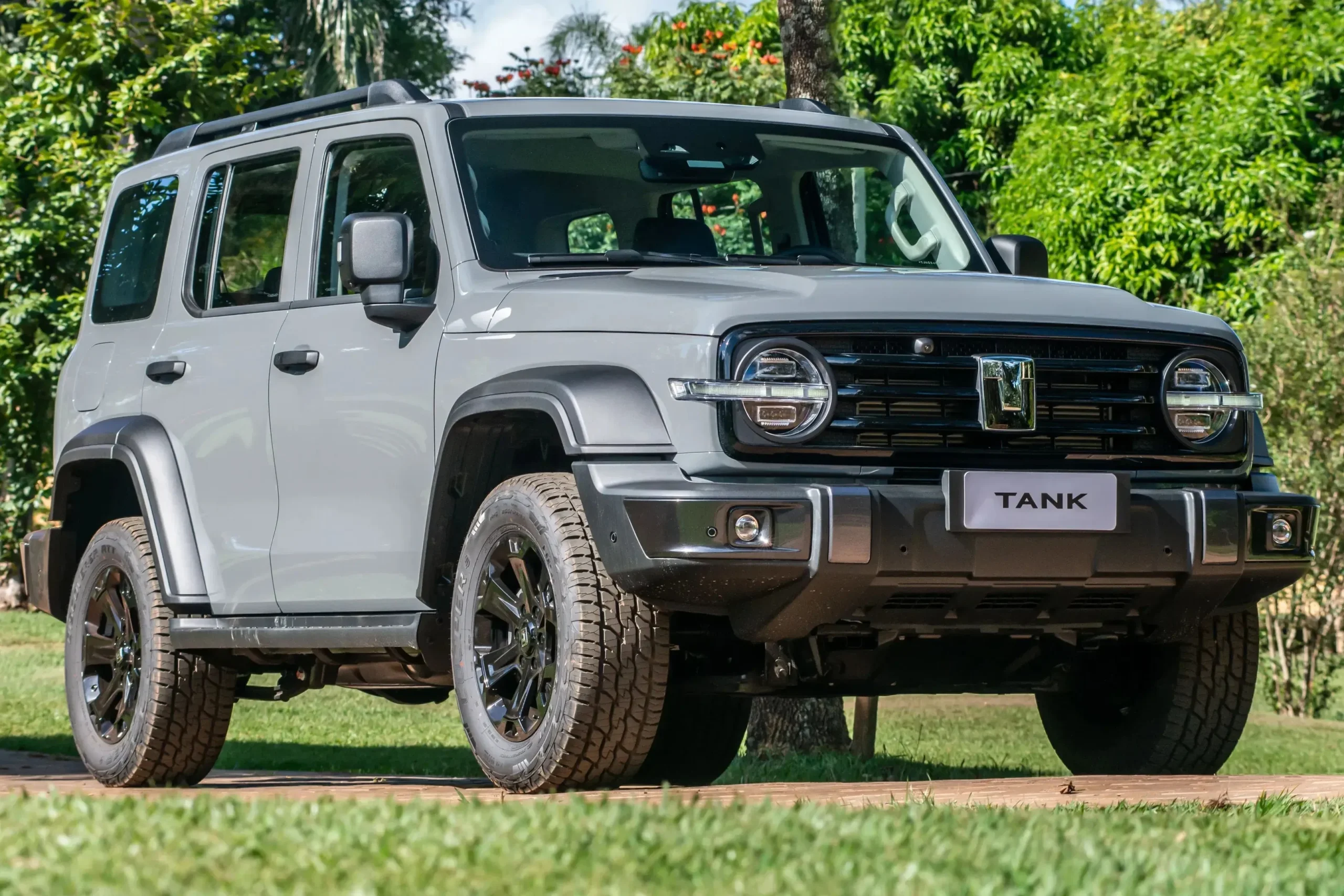 Jeep electric SUV, Dongfeng partnership, Stellantis China, electric off‑road vehicles, NEV production, Chinese EV market, global electric Jeep, automotive joint venture 5