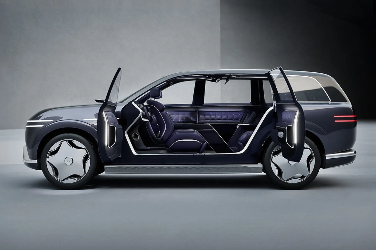 suicide doors, rear-hinged doors, coach doors, luxury cars, automotive safety, Rolls-Royce, Ferrari, car design trends 6