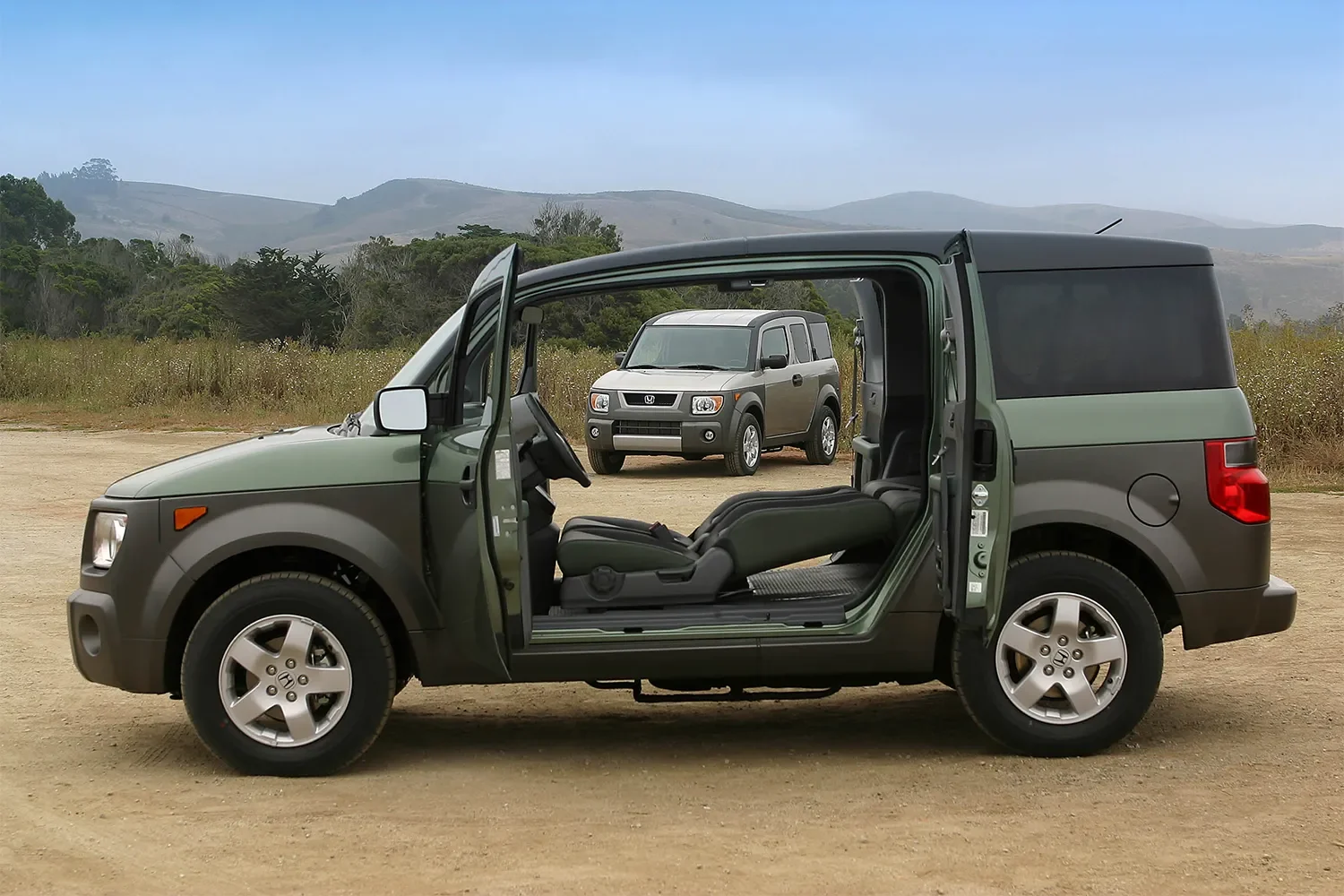 suicide doors, rear-hinged doors, coach doors, luxury cars, automotive safety, Rolls-Royce, Ferrari, car design trends 5
