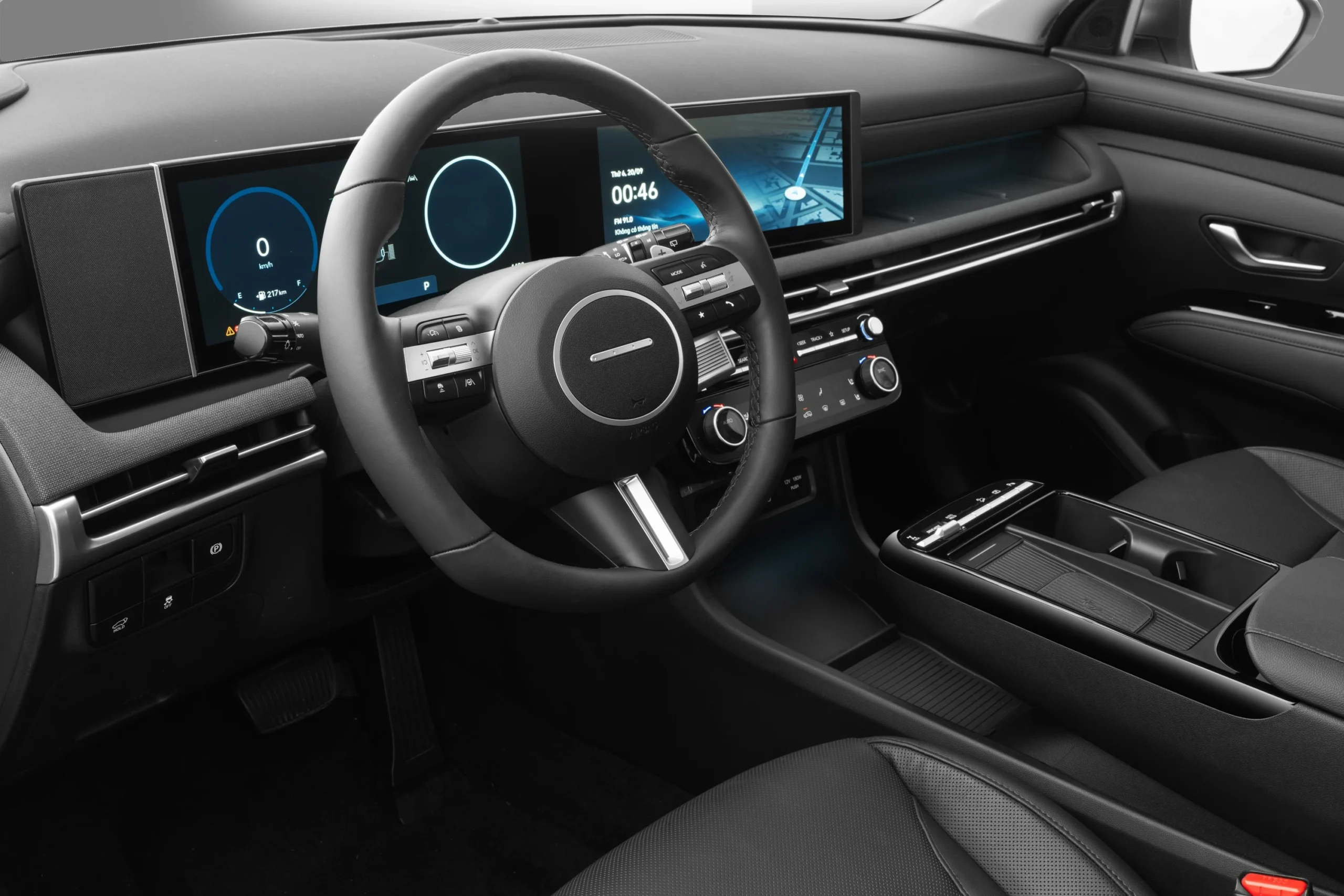 Hyundai Tucson recall, Hyundai Vietnam, SUV screen glitch, vehicle software update, car safety recall, Hyundai Tucson dashboard issue, free service 2