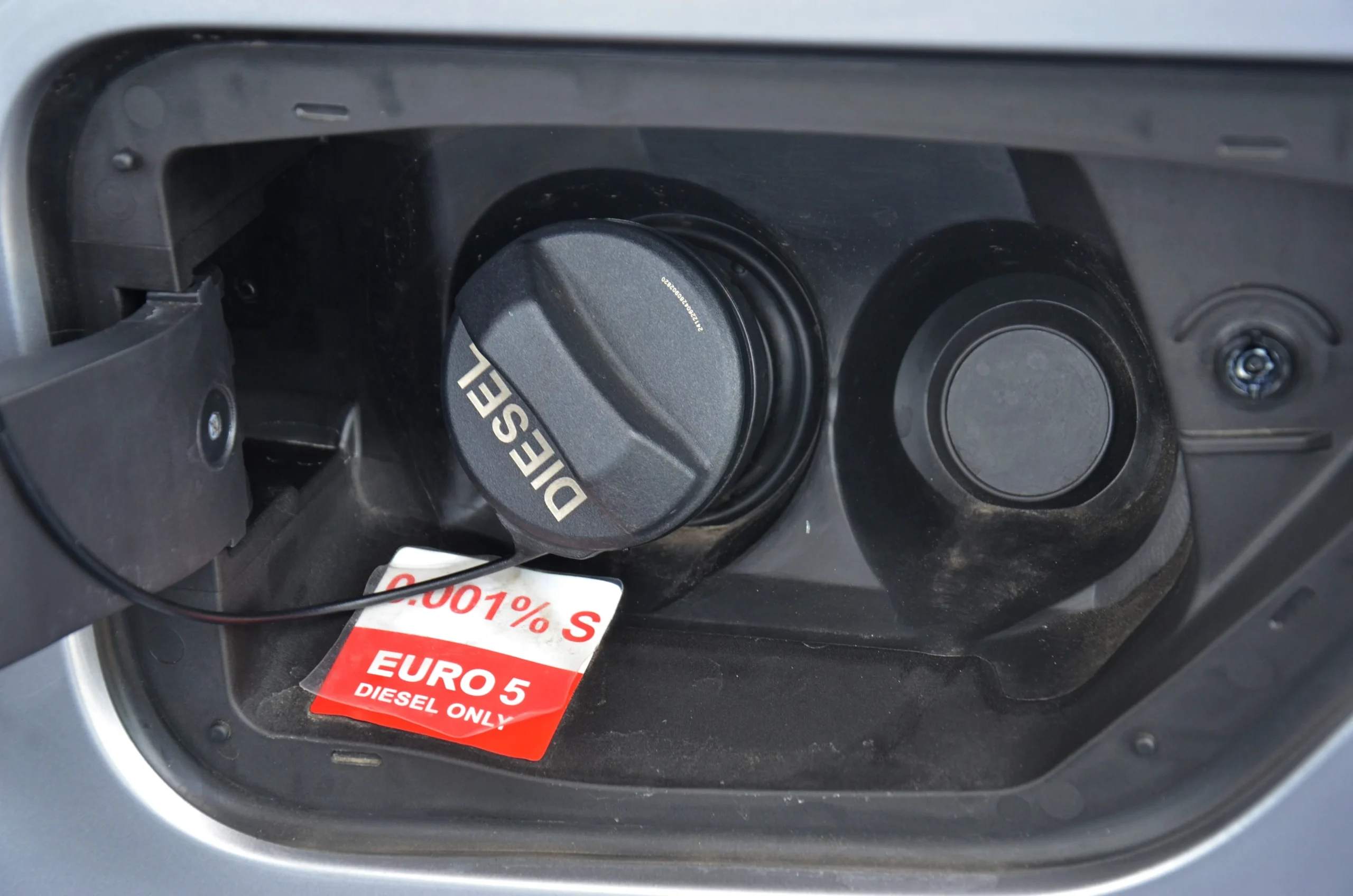 Euro 5 diesel, DO 0,001S-V, ultra-low sulfur diesel, ULSD, diesel engine maintenance, DPF filter, fuel quality Vietnam 2