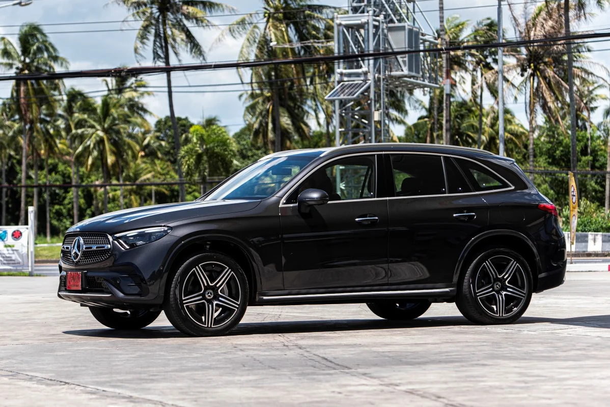 Mercedes-Benz GLC 350 e, GLC 4MATIC price cut, luxury PHEV SUV, Mercedes Thailand, plug-in hybrid luxury car, GLC 350 e specs 3