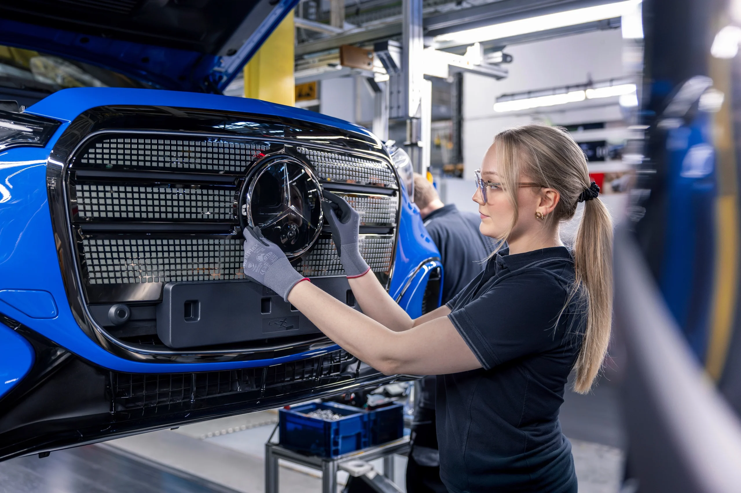 Mercedes-Benz GLC EQ, luxury electric SUV, MB.OS, 800V charging, Mercedes electrification, Bremen factory, electric vehicle production 5