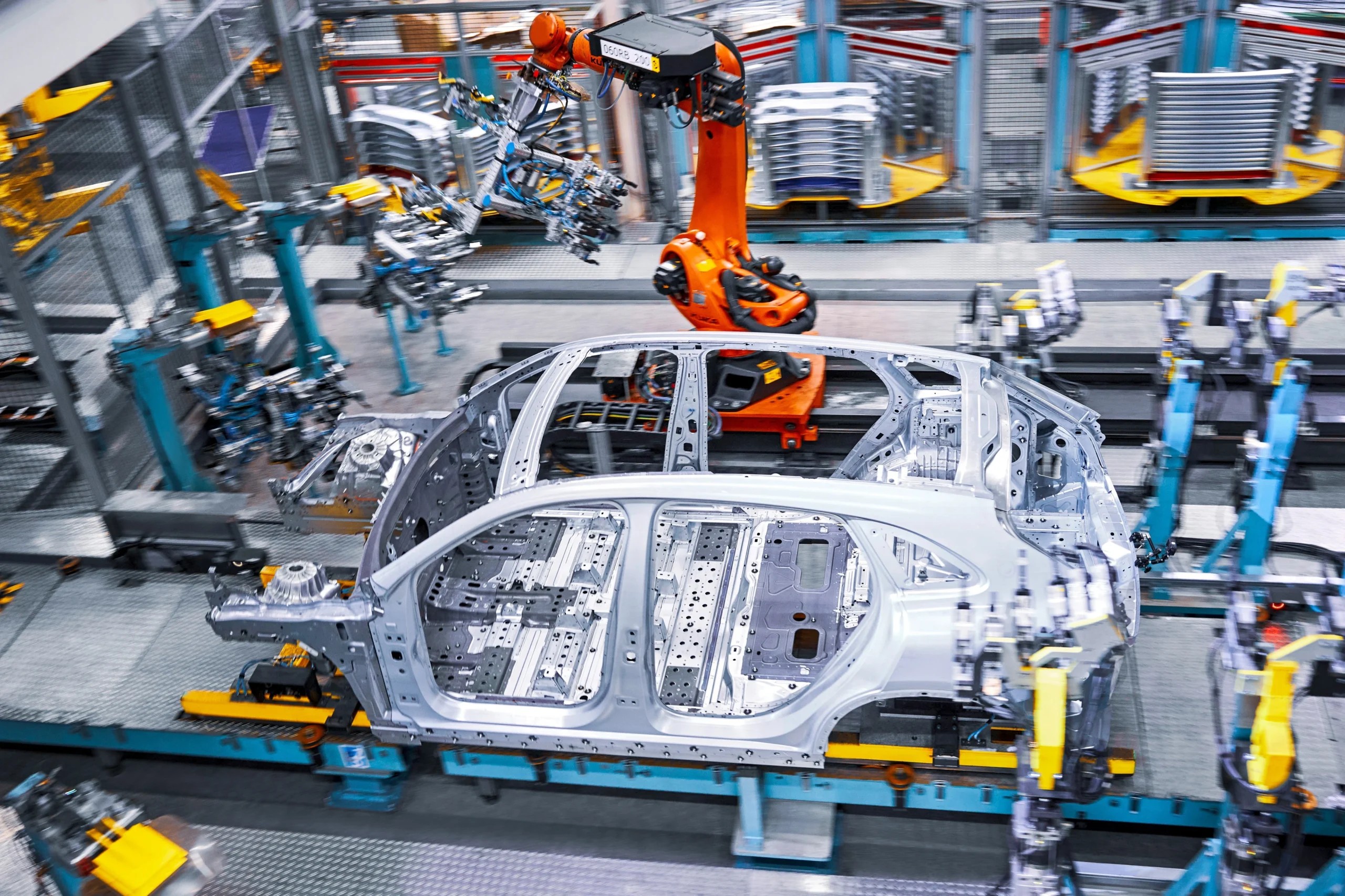 Mercedes-Benz GLC EQ, luxury electric SUV, MB.OS, 800V charging, Mercedes electrification, Bremen factory, electric vehicle production 3