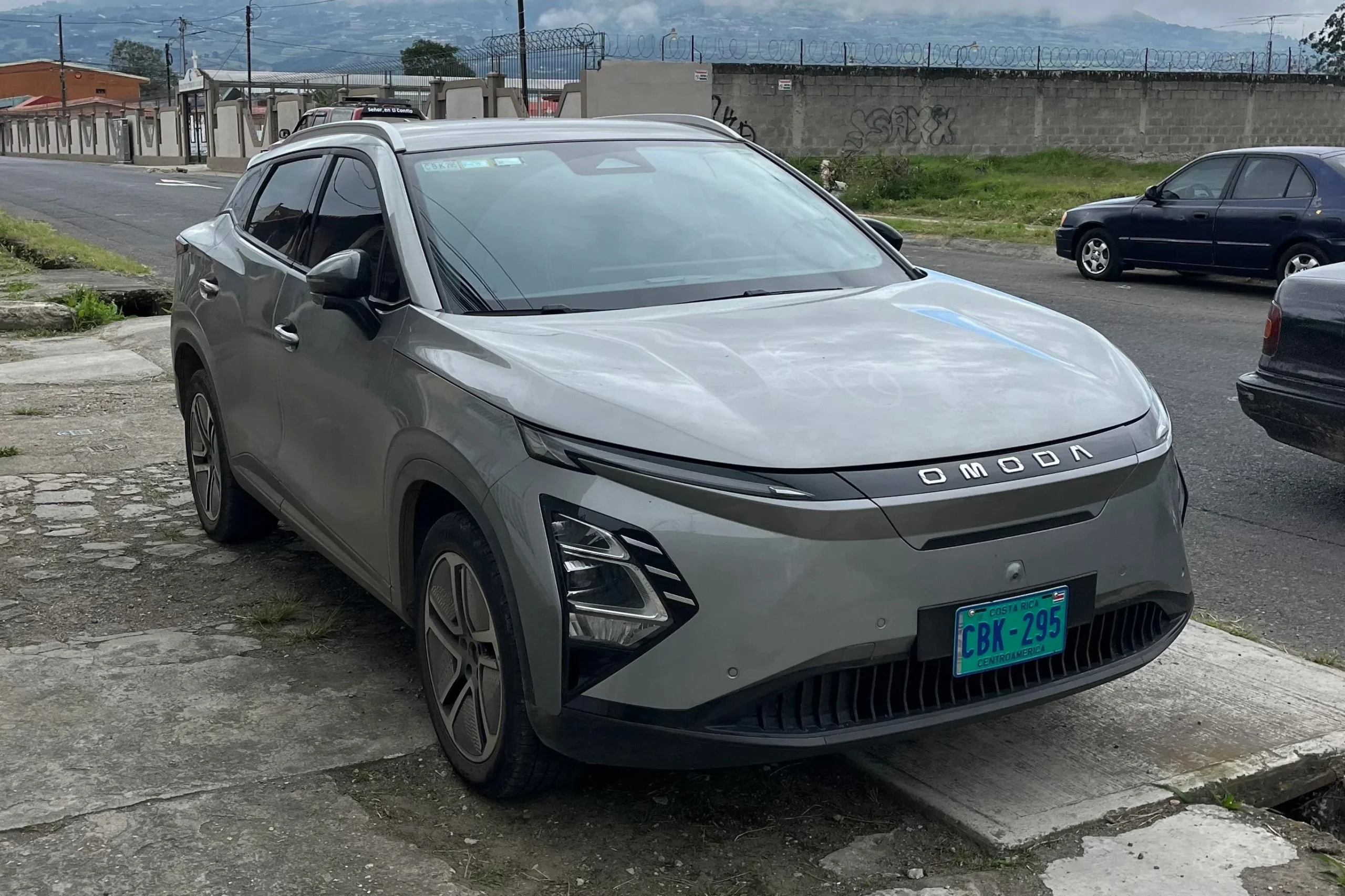 Costa Rica EV market, Chinese electric vehicles, EV infrastructure challenges, BYD Costa Rica, EV adoption risks, electric car charging standards 2