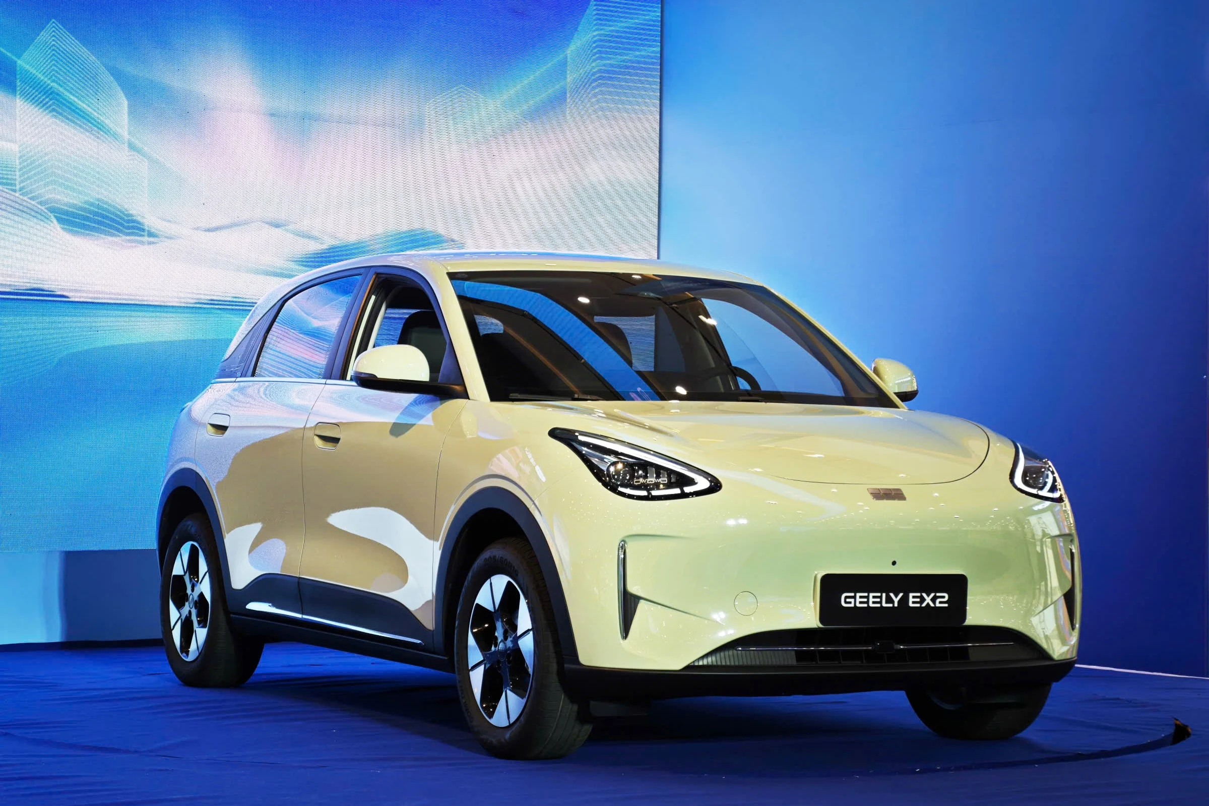 Geely EX2, electric hatchback, EV range, LFP battery, affordable electric car, Chinese EV market, fast charging 3