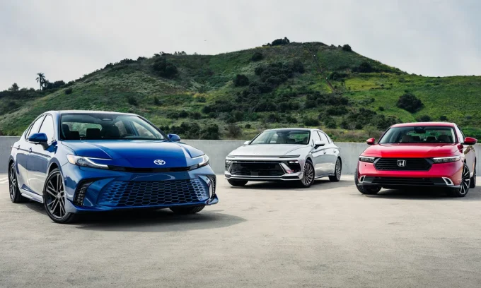 sedan, compact sedan, fuel efficient cars, US car market, SUV fatigue, young drivers, automotive trends, car pricing 2
